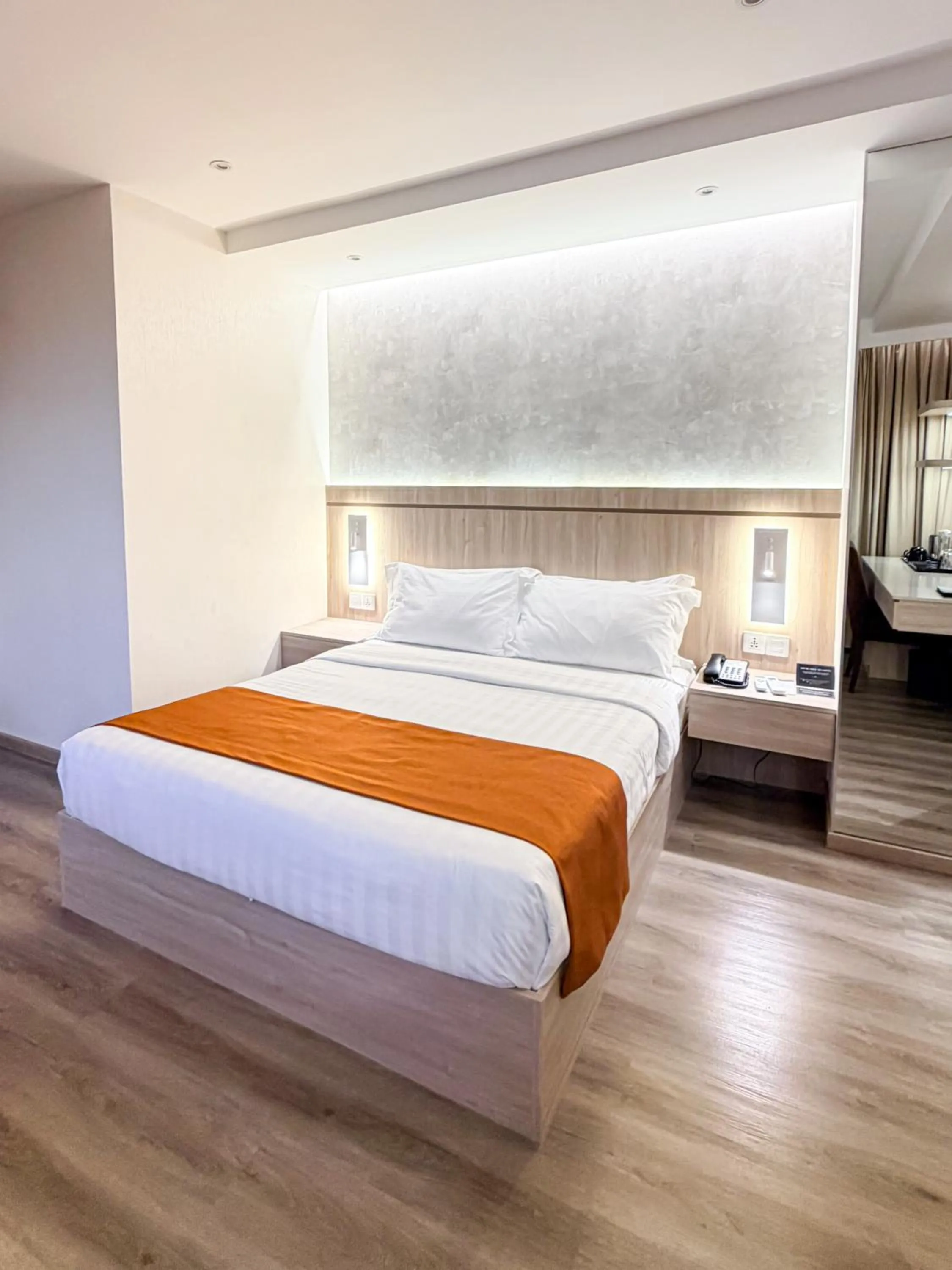 Bedroom, Bed in City Garden Hotel Makati