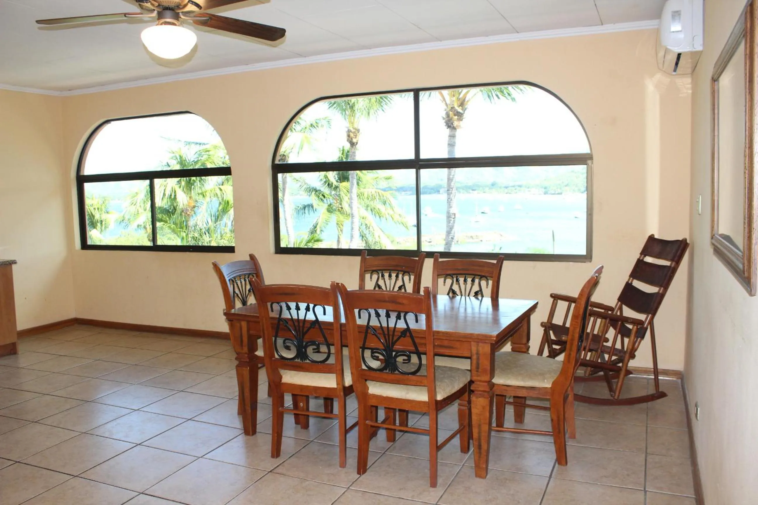 Dining area in Flamingo Marina Hotel
