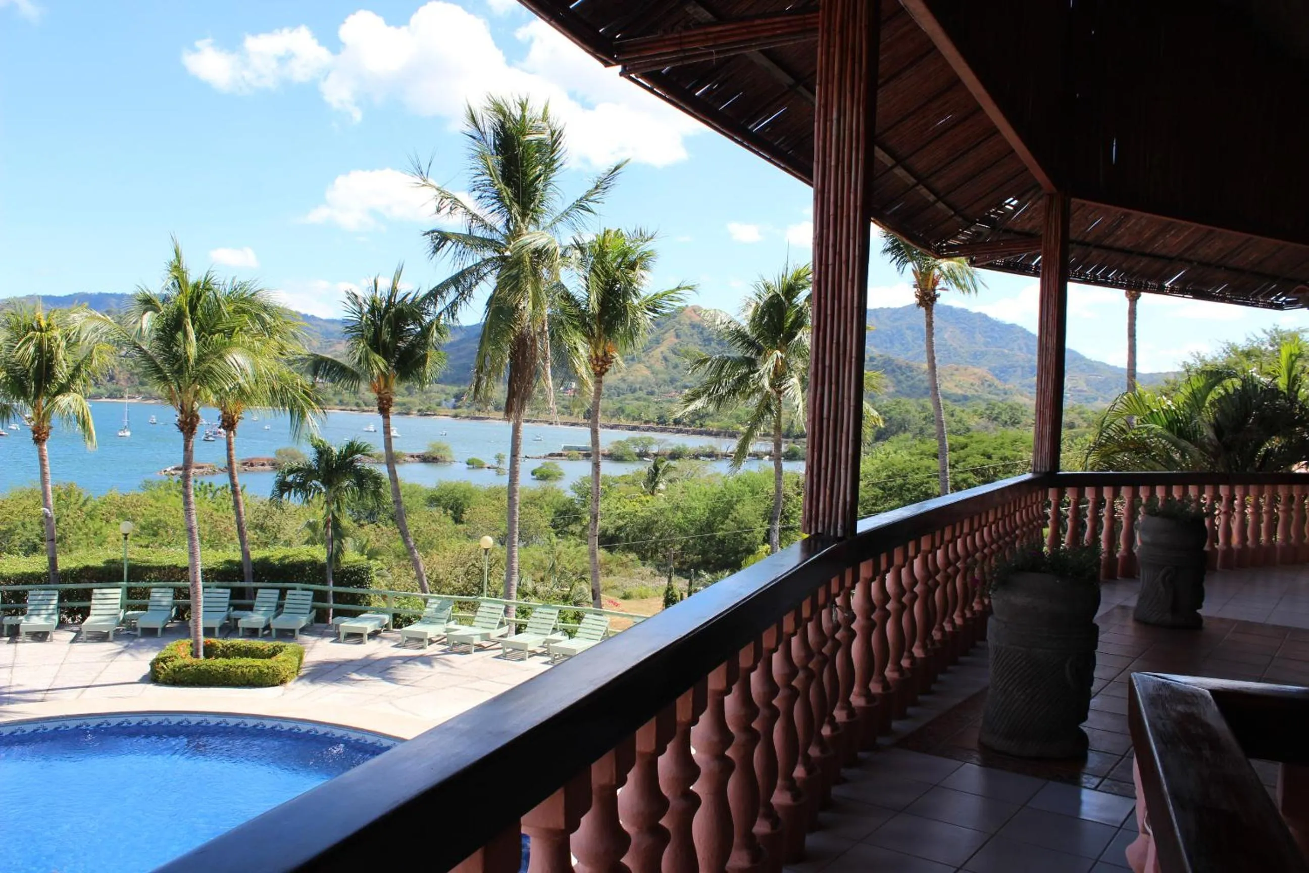 Swimming pool in Flamingo Marina Hotel