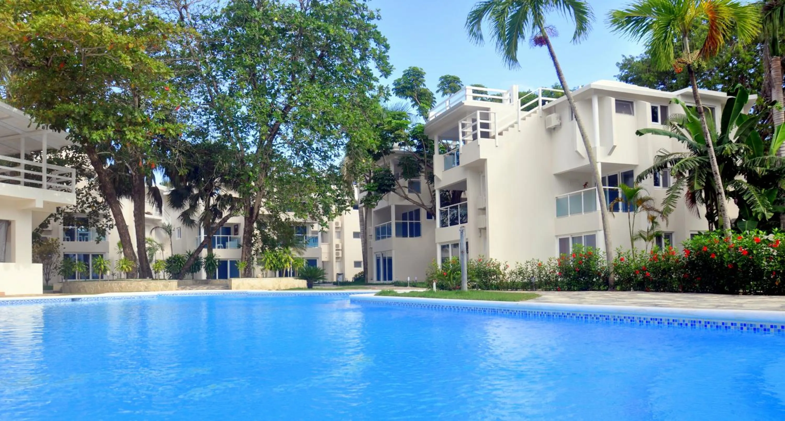 Day in Tropical Casa Laguna