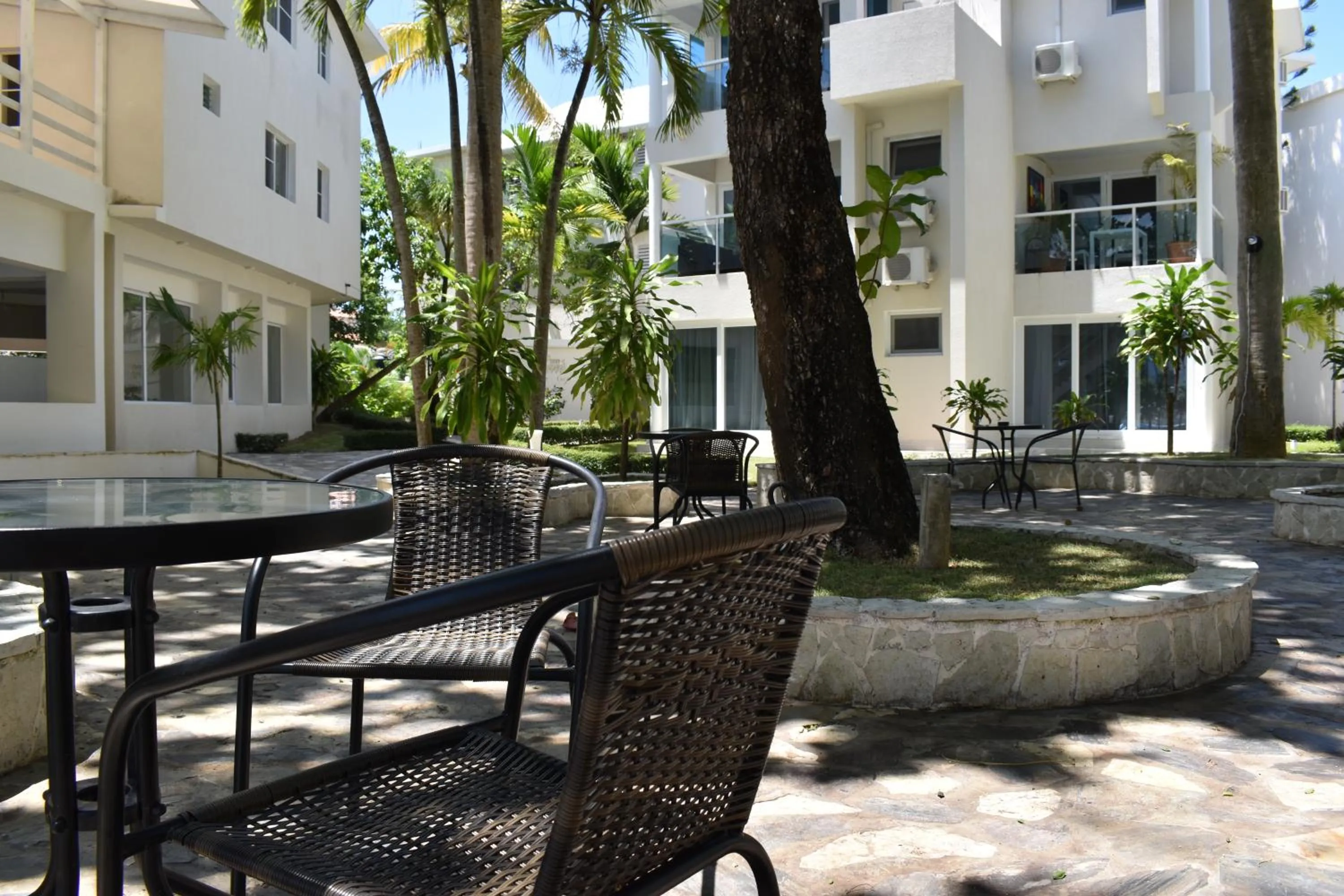 Patio in Tropical Casa Laguna