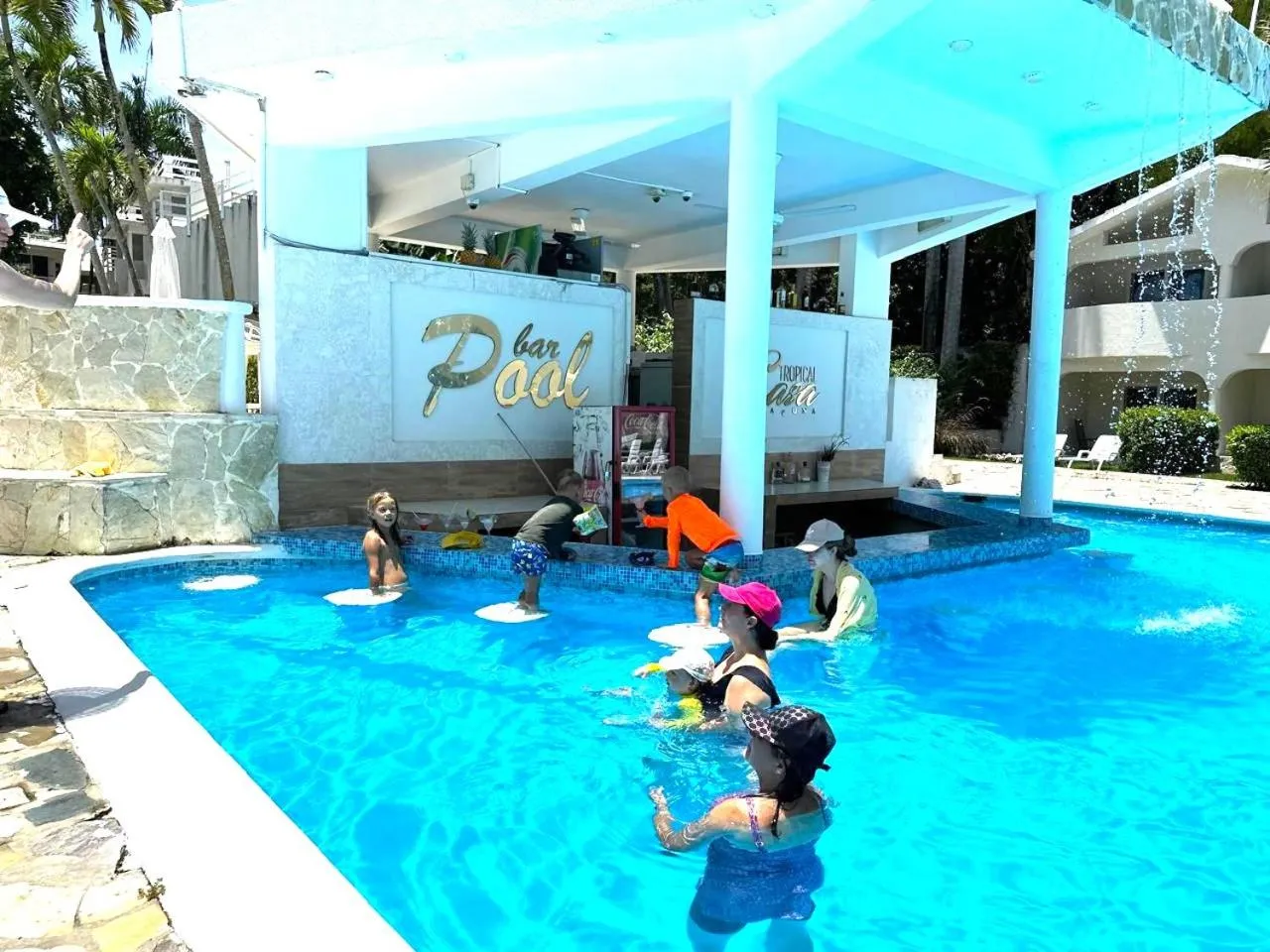 Lounge or bar in Tropical Casa Laguna