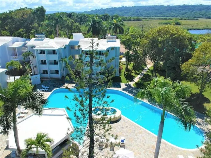 Property building in Tropical Casa Laguna