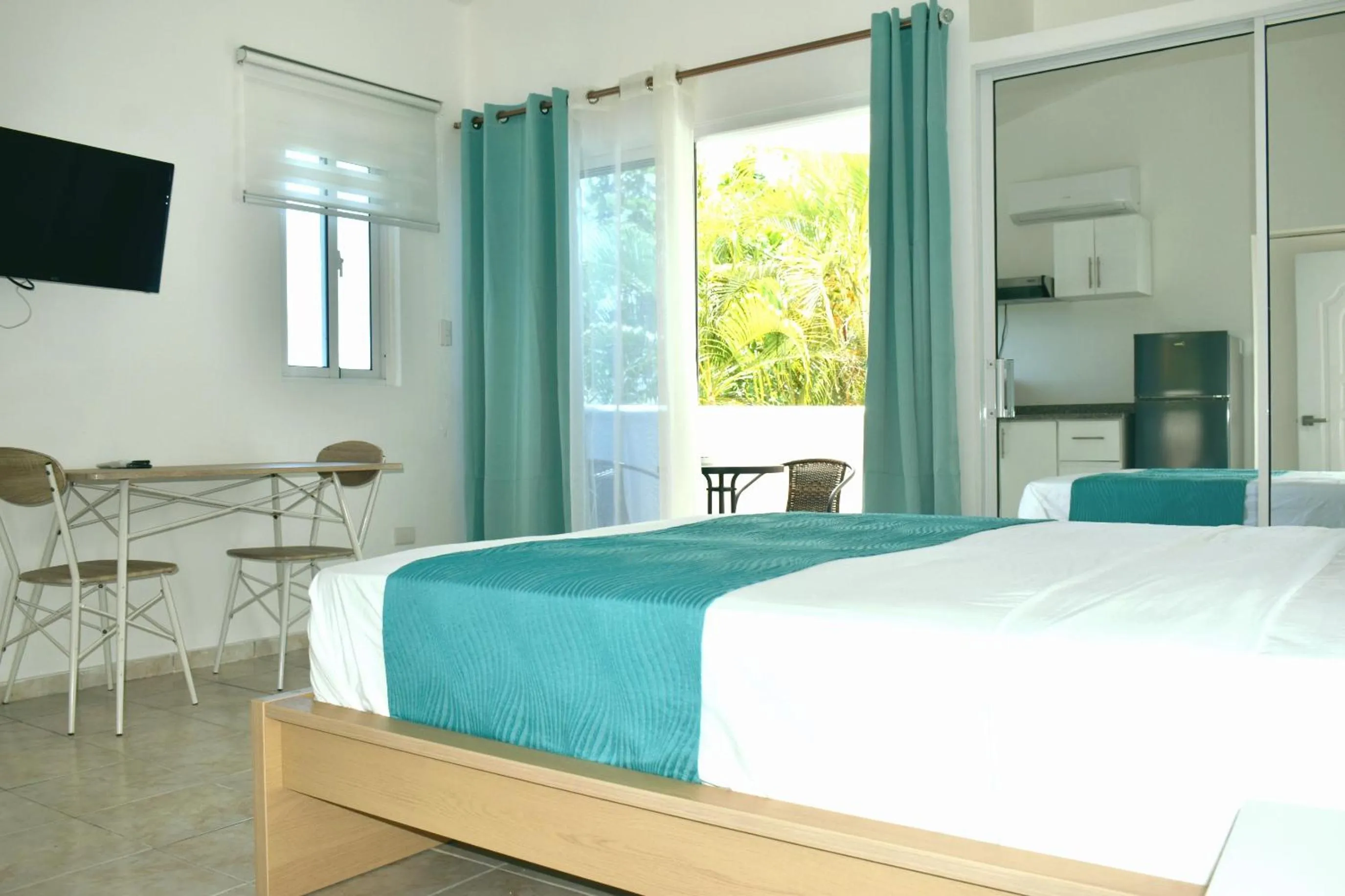 Bed in Tropical Casa Laguna