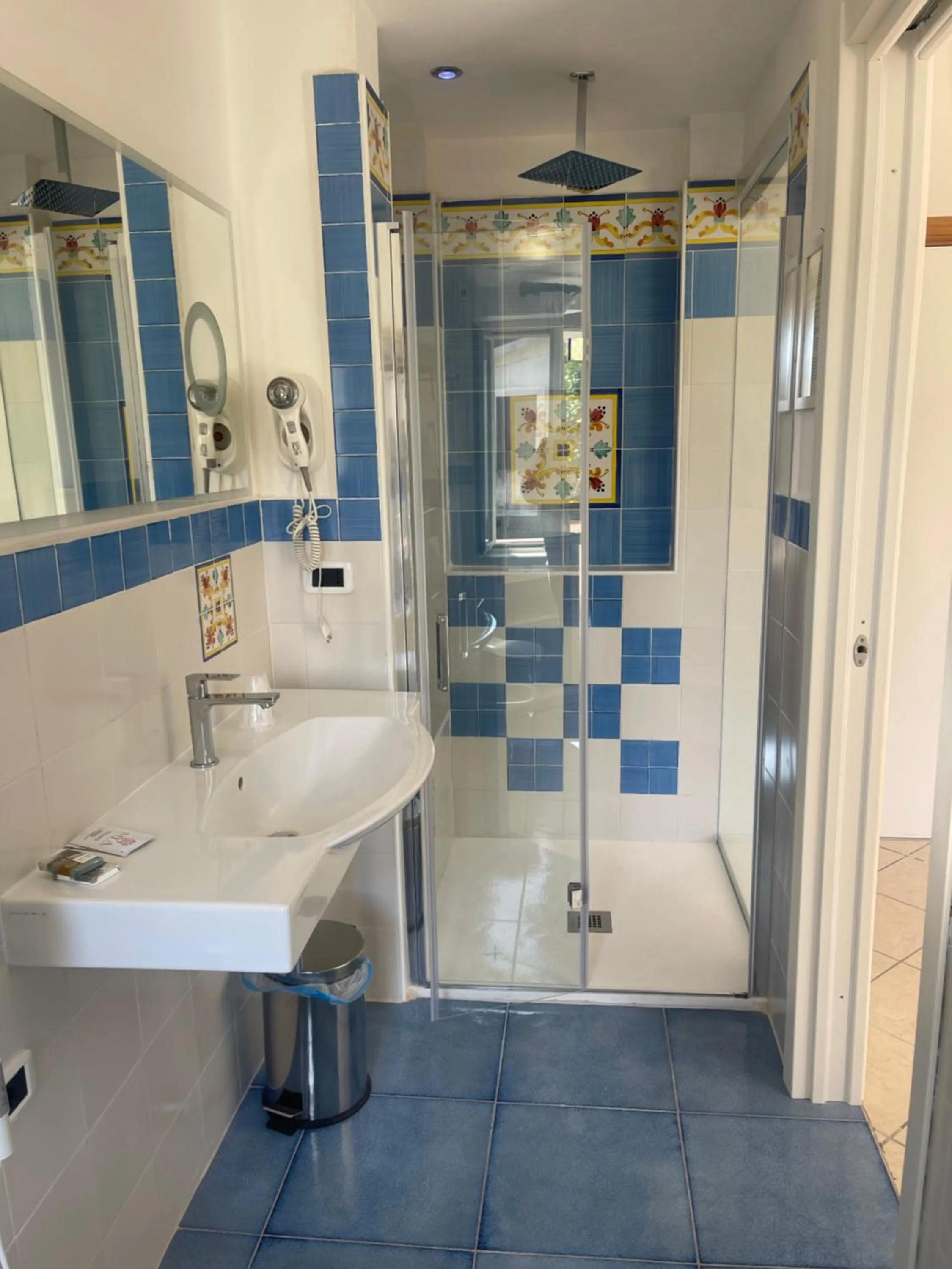 Shower in Hotel Ristorante Colleverde