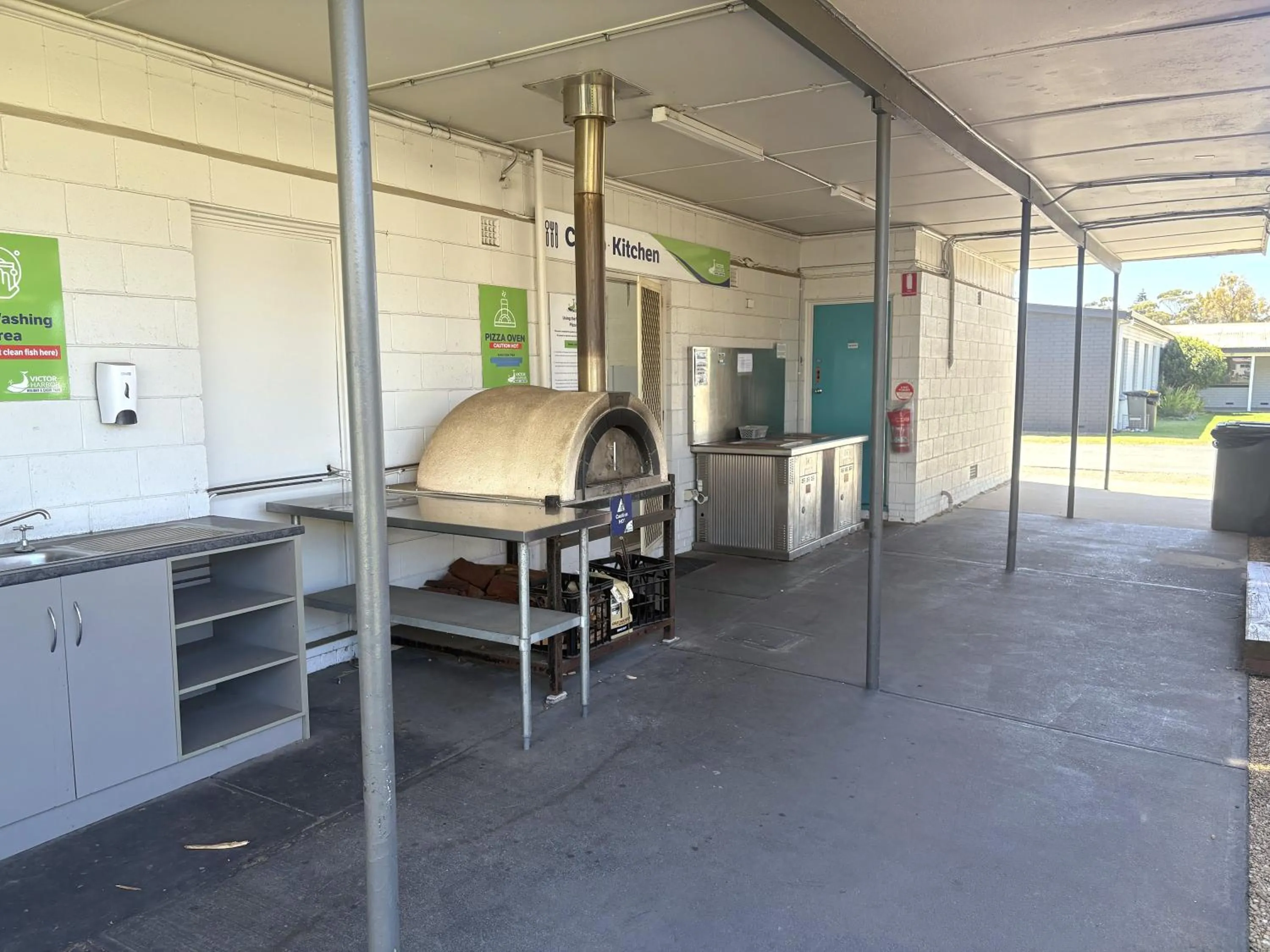 Kitchen or kitchenette in Victor Harbor Holiday Park