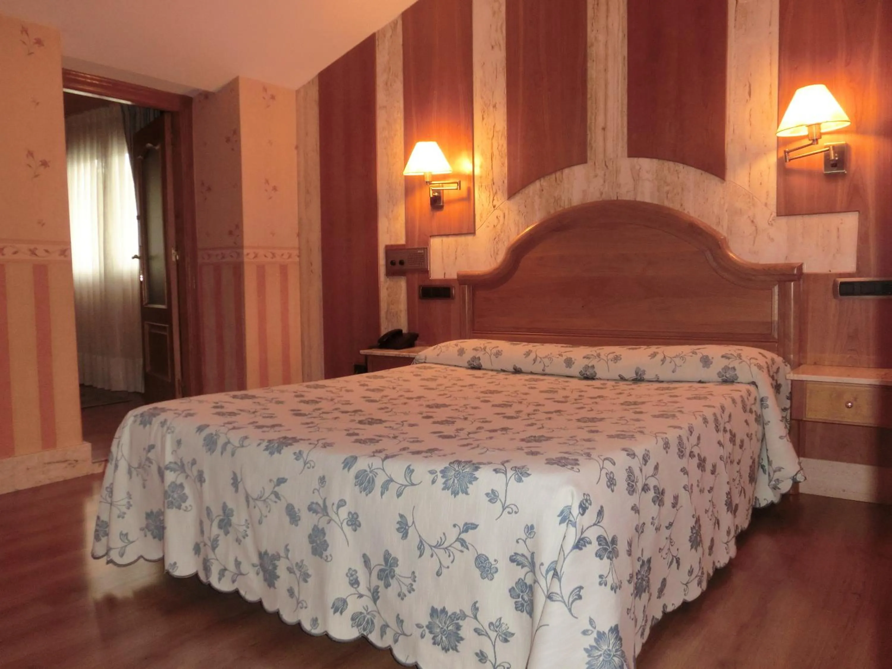 Bedroom, Bed in Hotel Las Ruedas