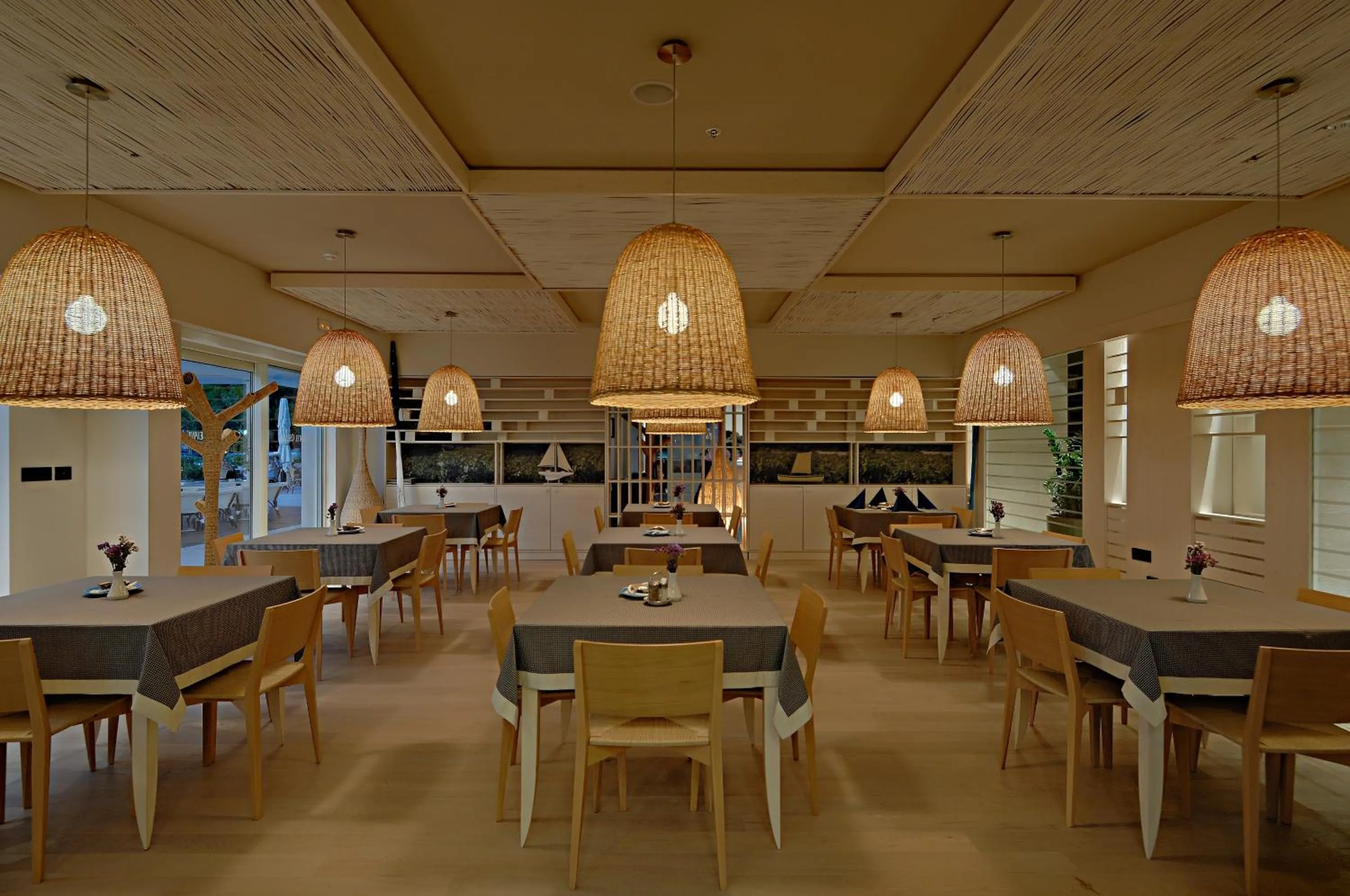 Restaurant/places to eat in Hotel Osejava