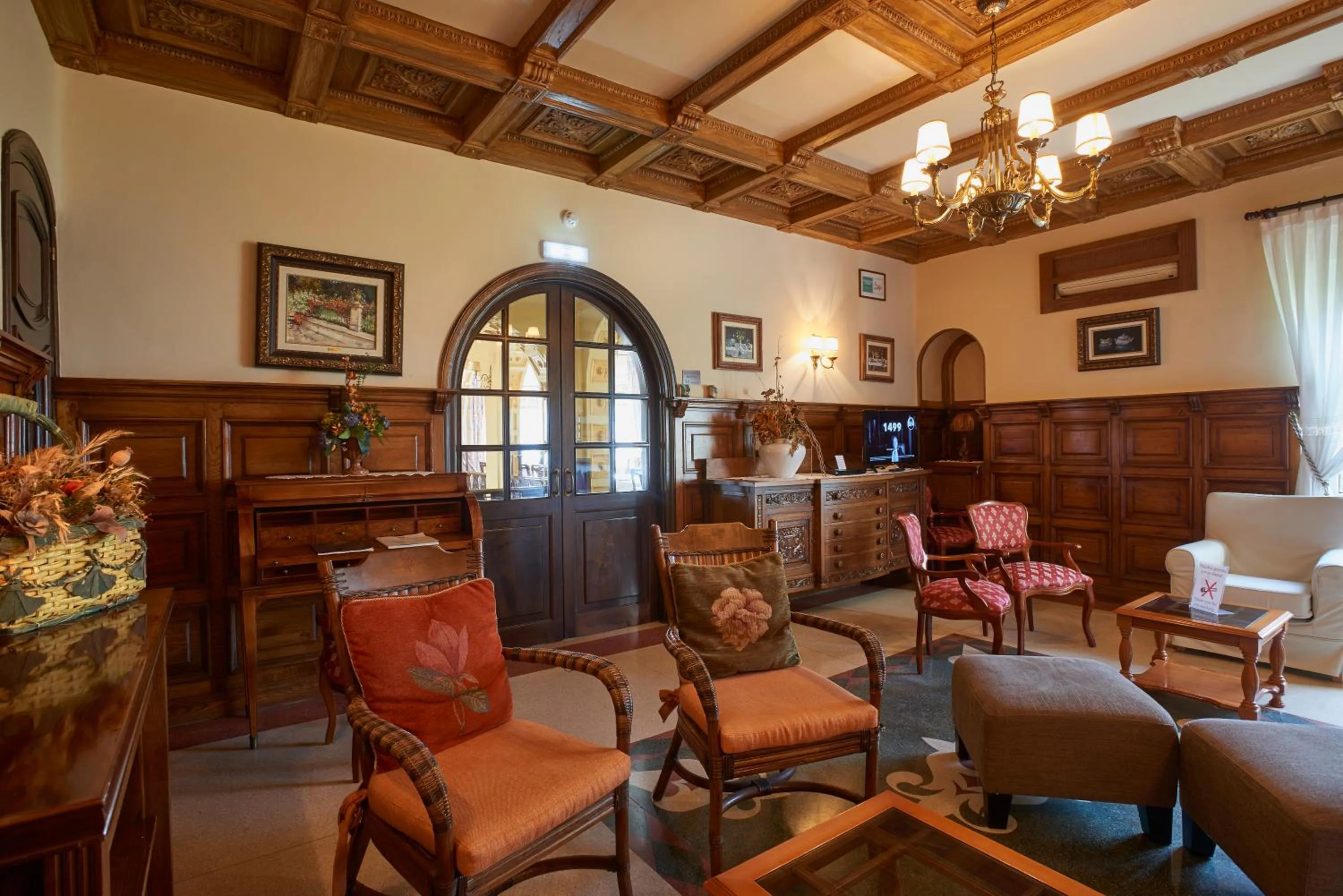 Communal lounge/ TV room in Hotel y Casona El Carmen