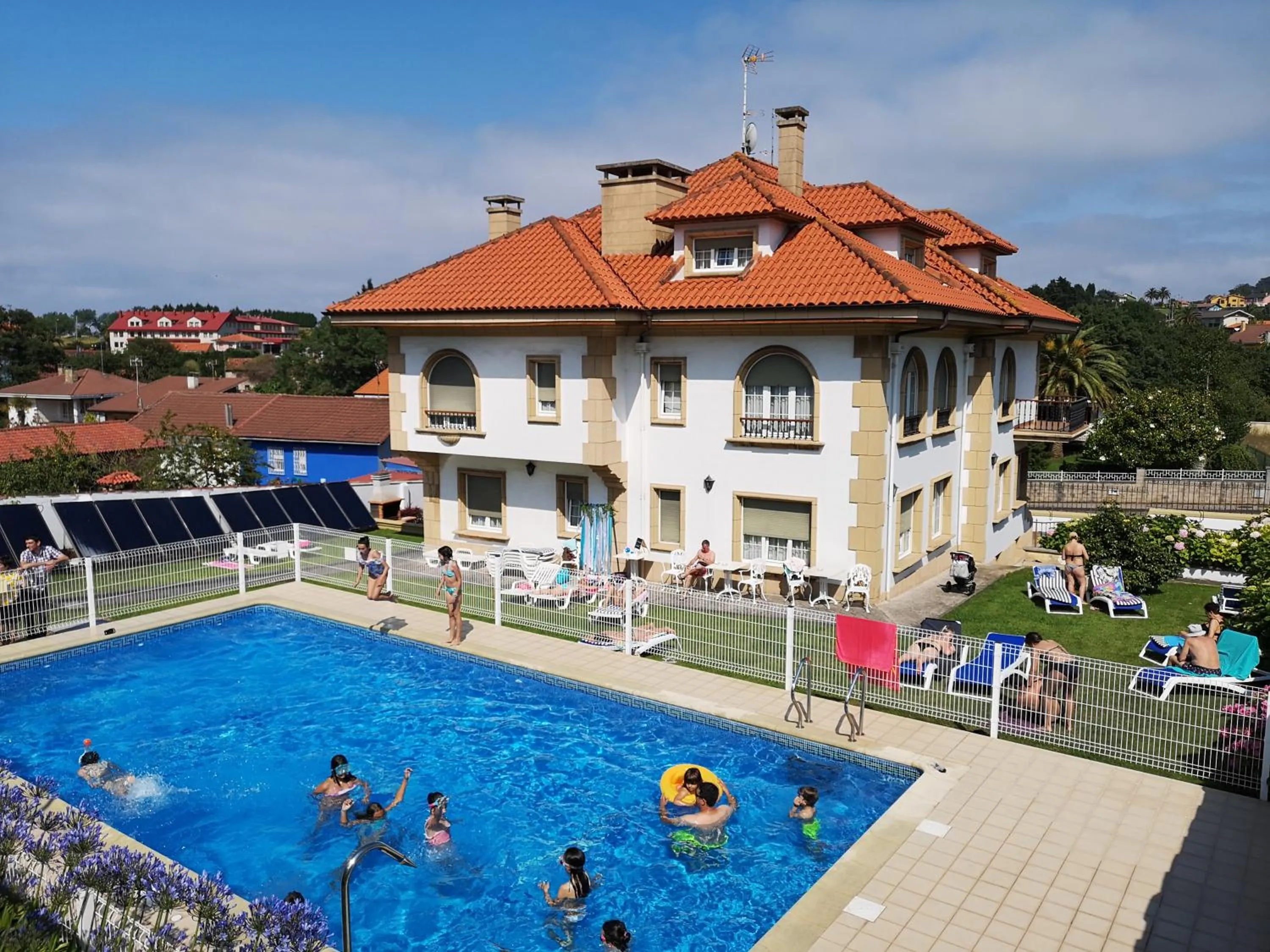 Swimming pool in Hotel y Casona El Carmen