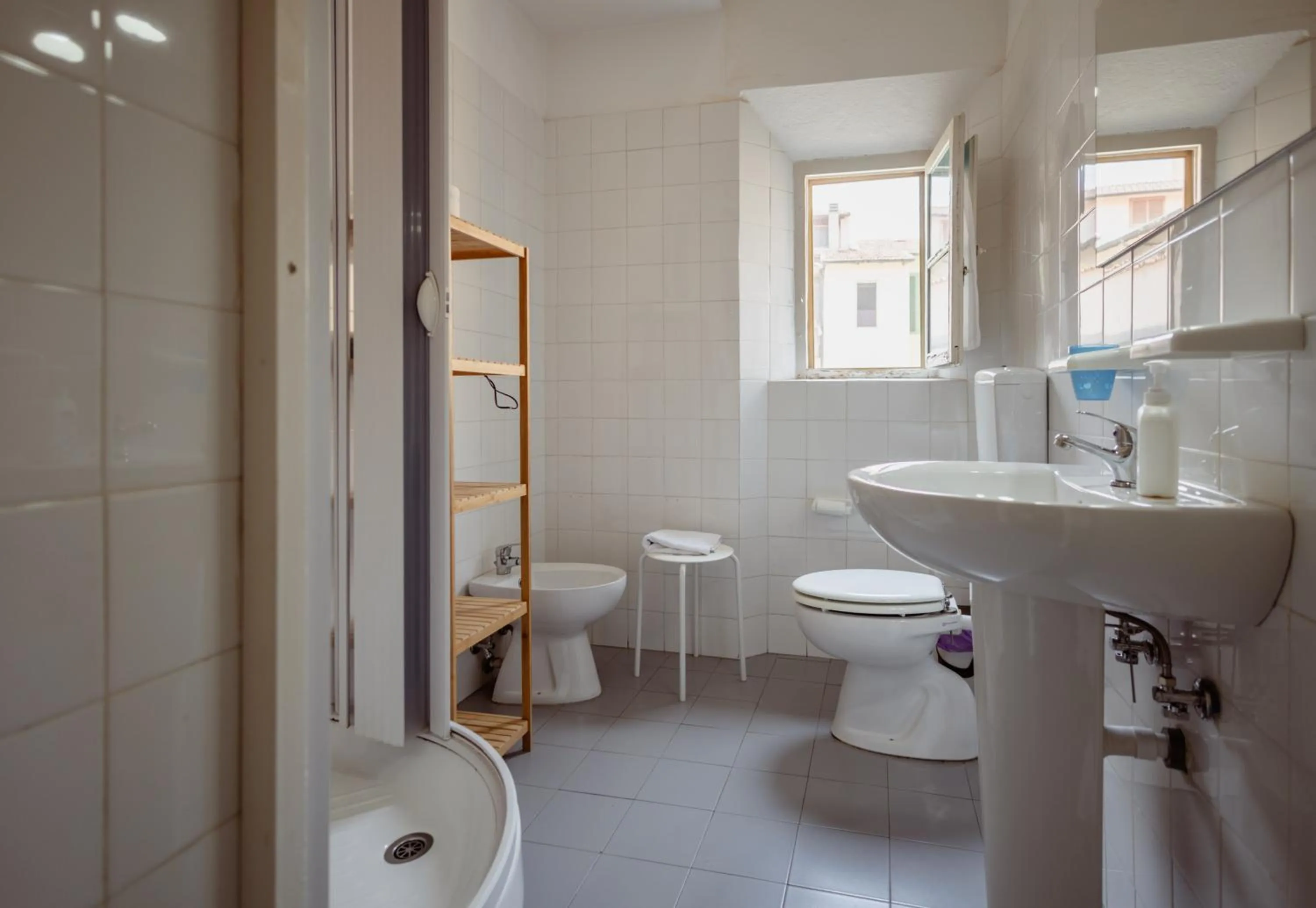 Shower in B&B Toscana