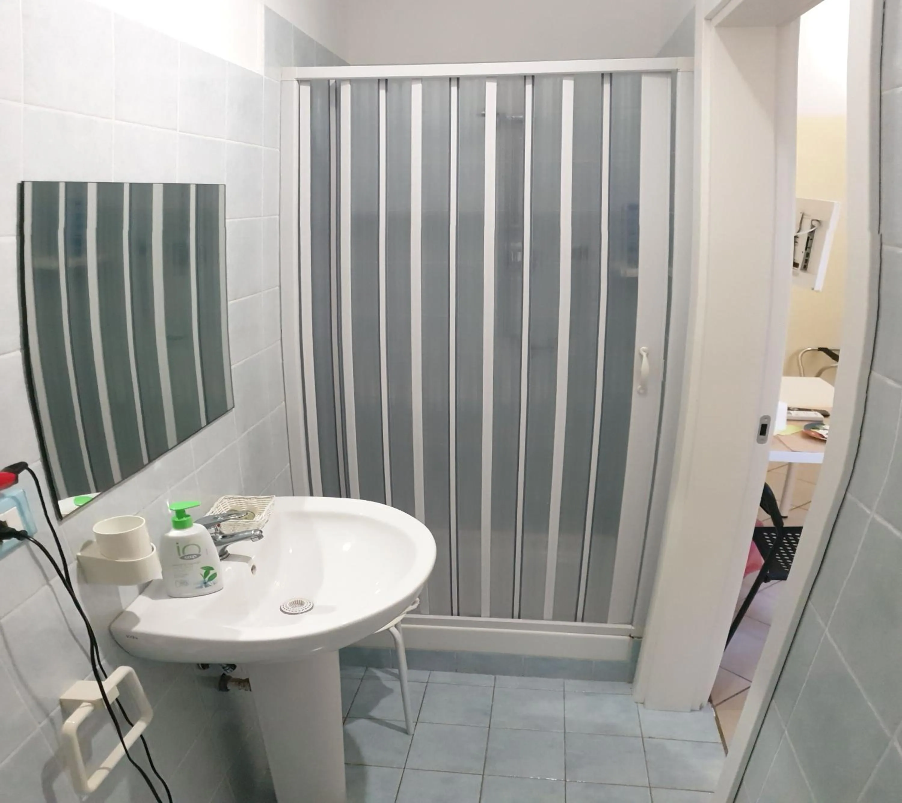 Shower in B&B Toscana