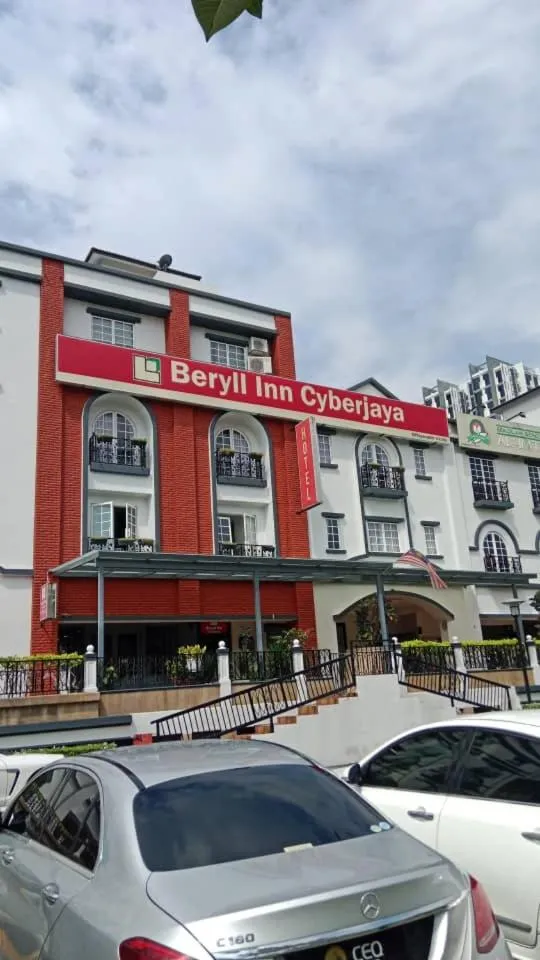 Property building in Beryll Inn Cyberjaya Hotel