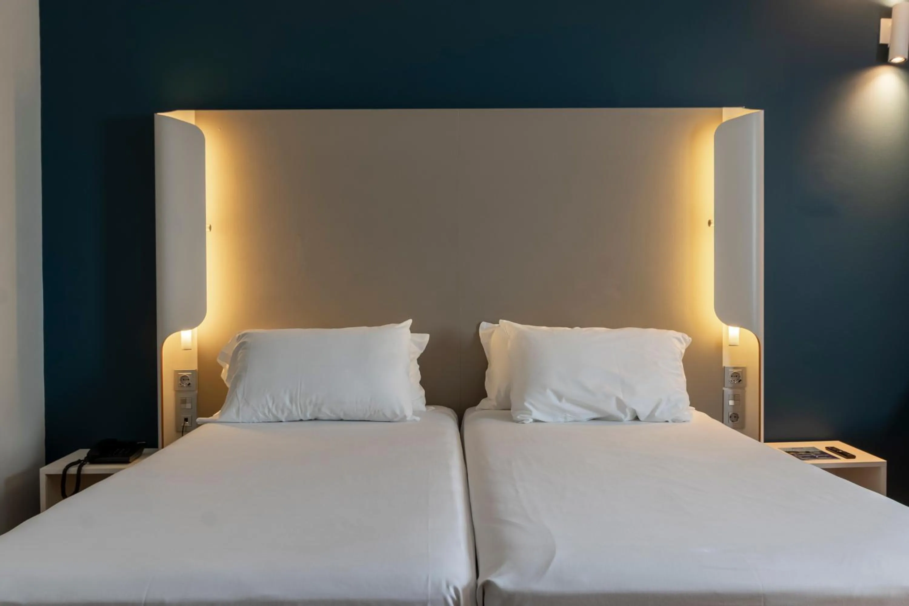 Bed in Travelodge Málaga Airport