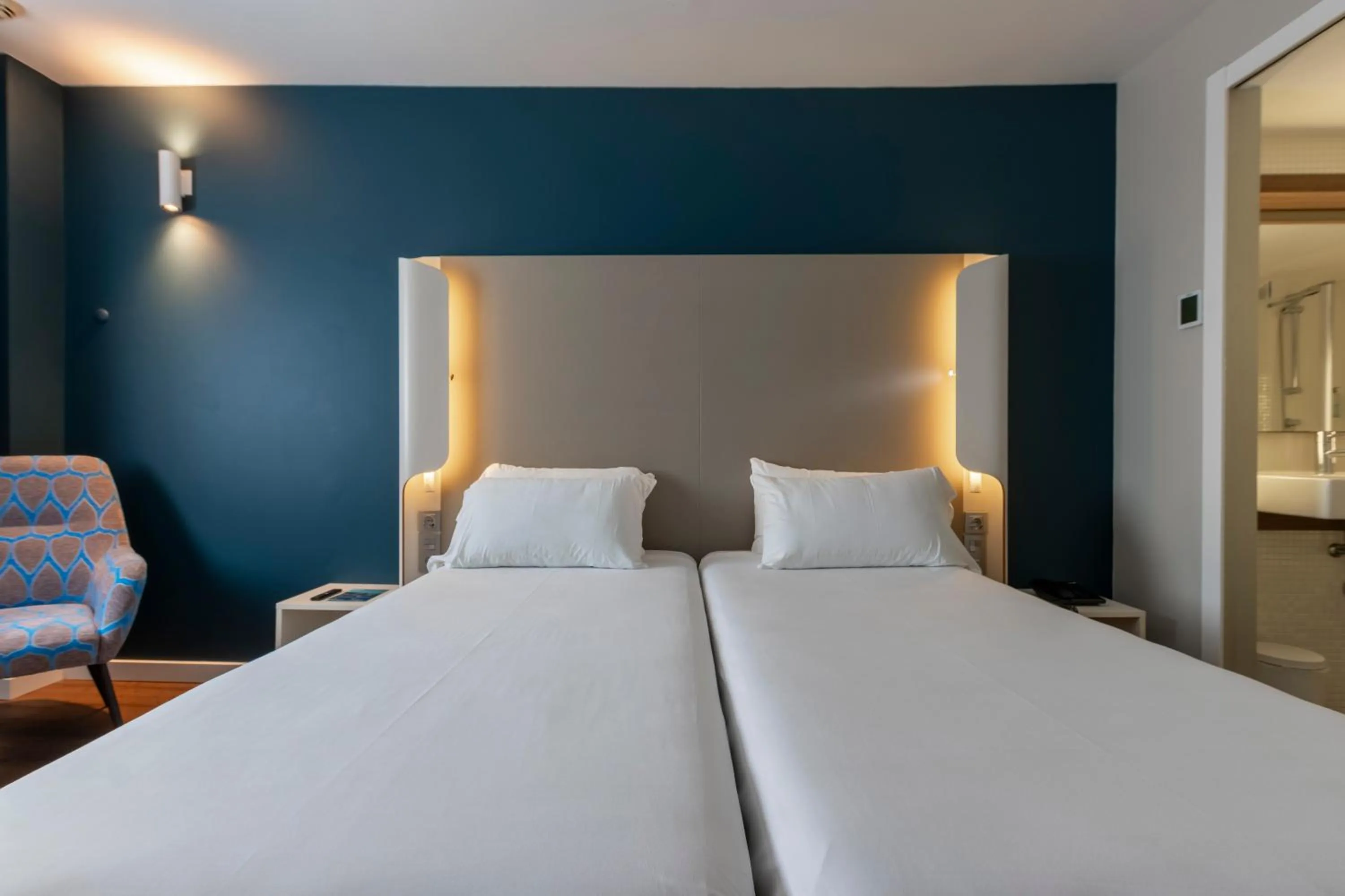 Bed in Travelodge Málaga Airport