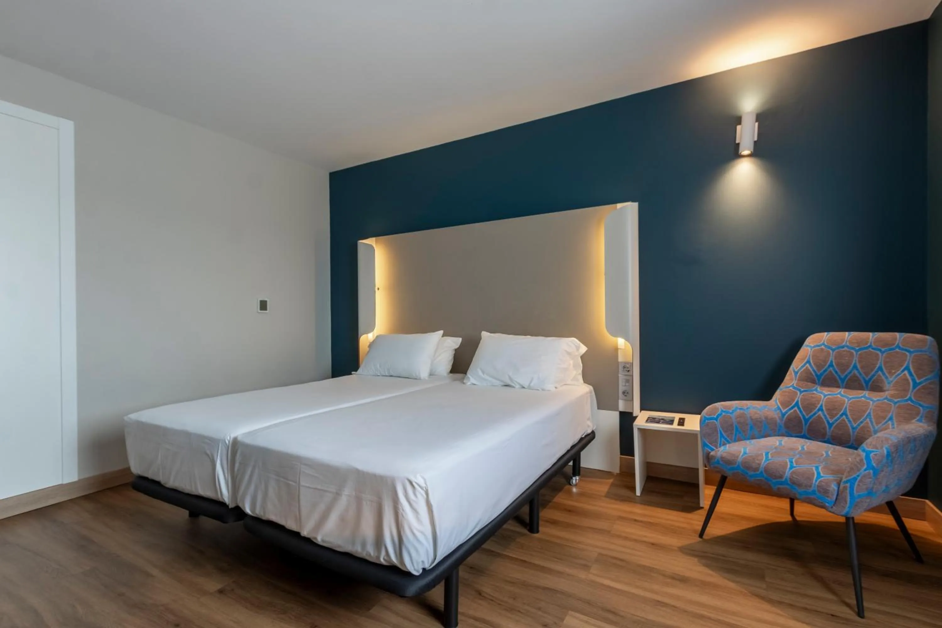 Bed in Travelodge Málaga Airport