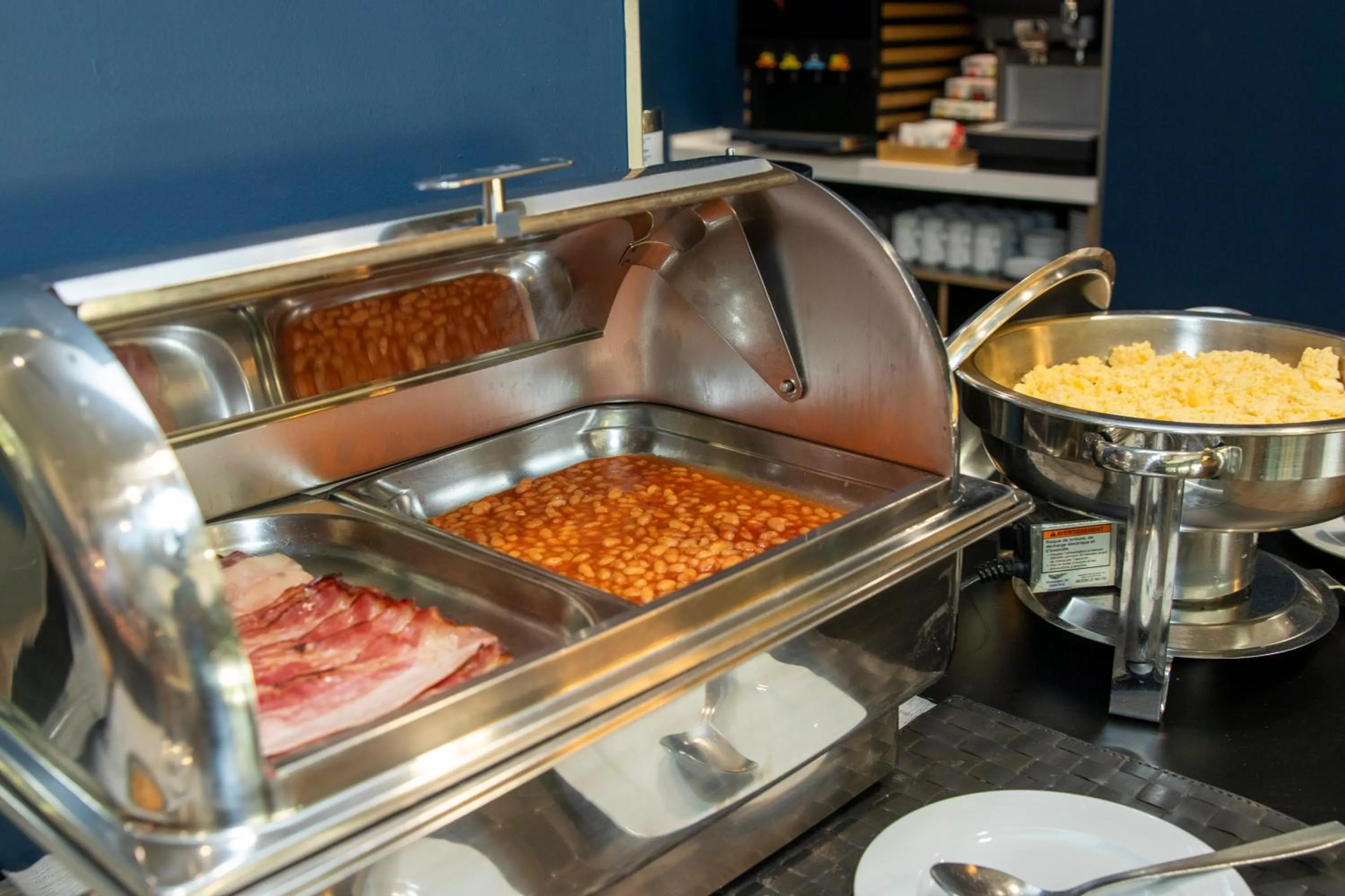 Buffet breakfast in Travelodge Málaga Airport