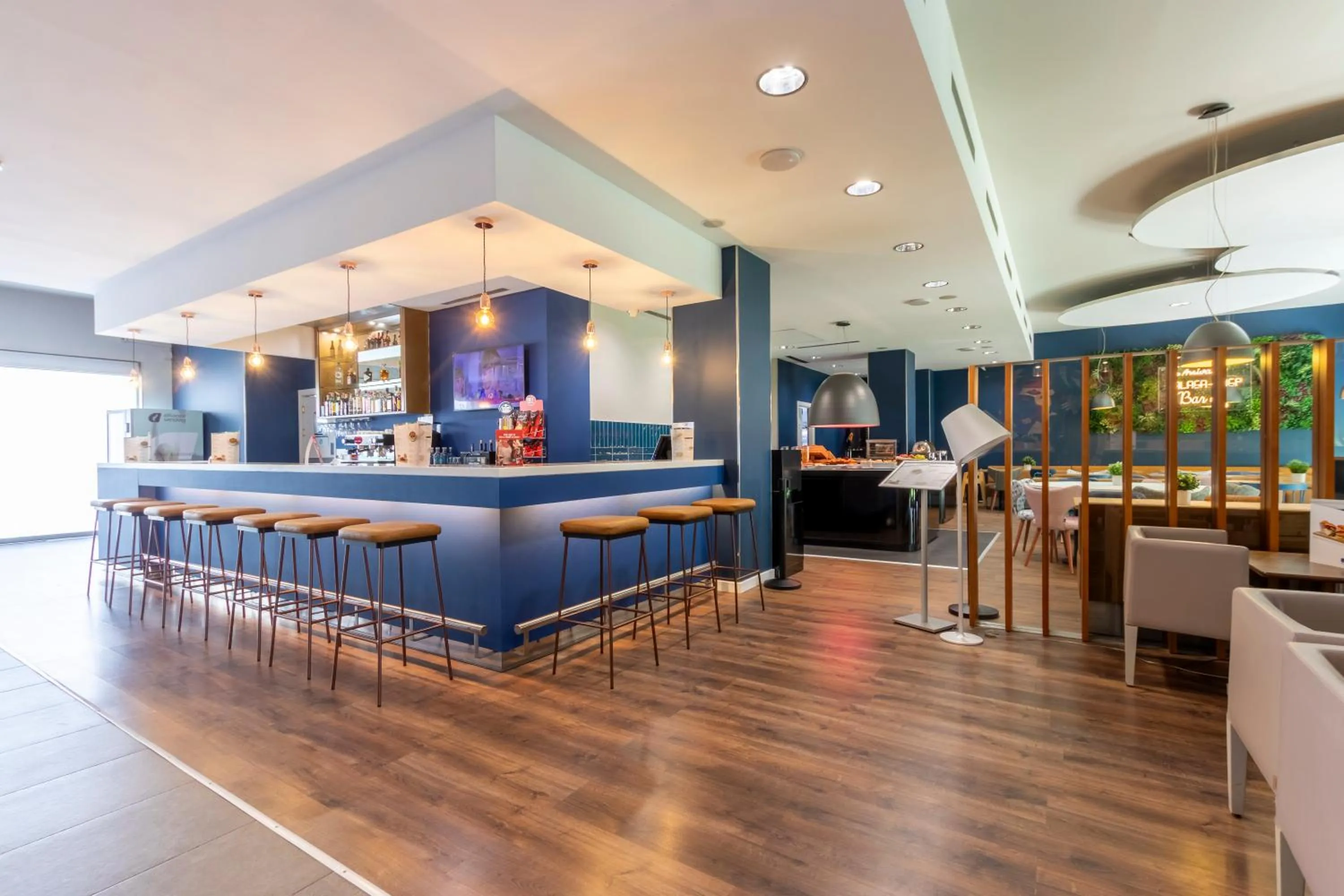 Lounge or bar in Travelodge Málaga Airport