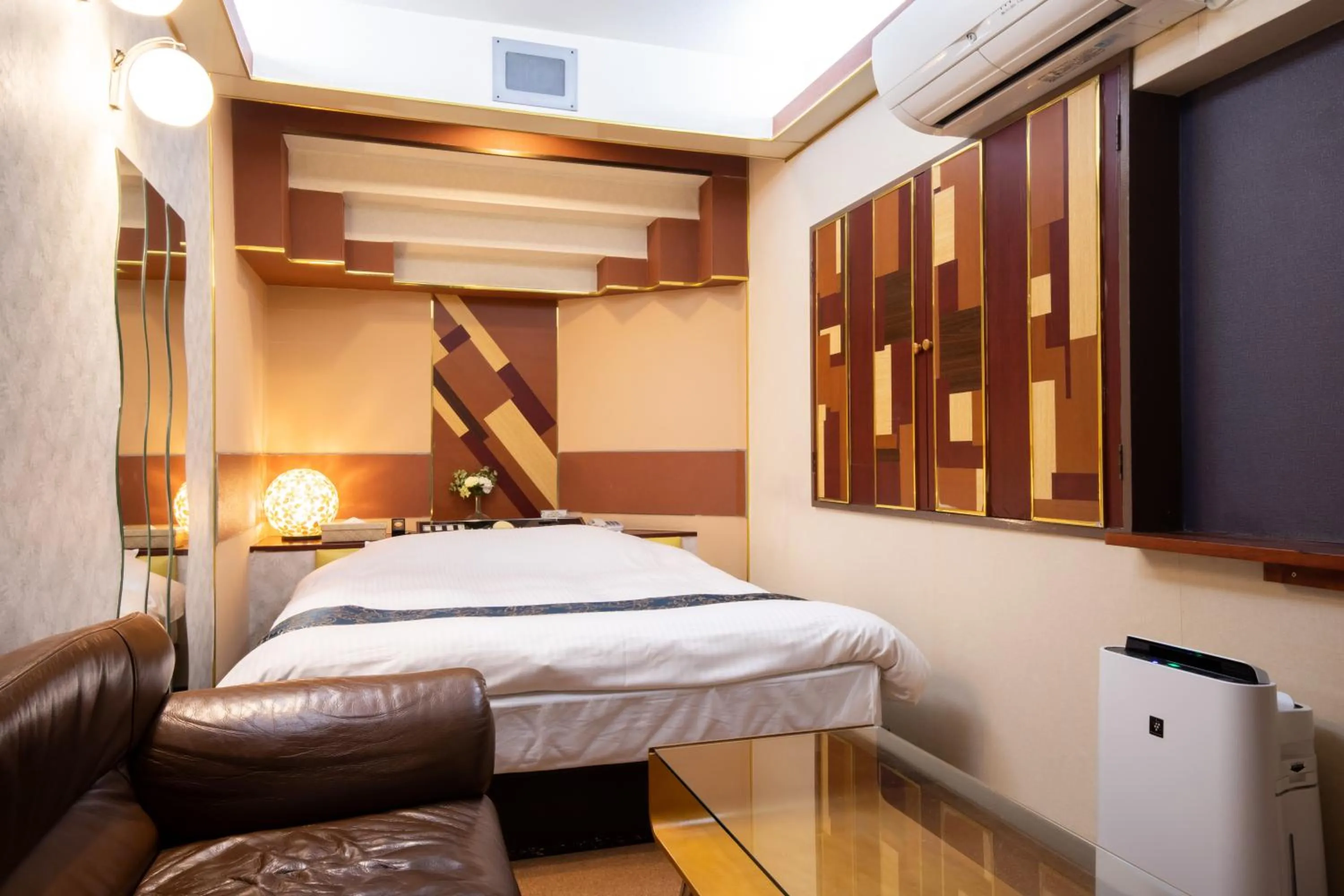 Photo of the whole room, Bed in Spa & HOTEL La fontaine