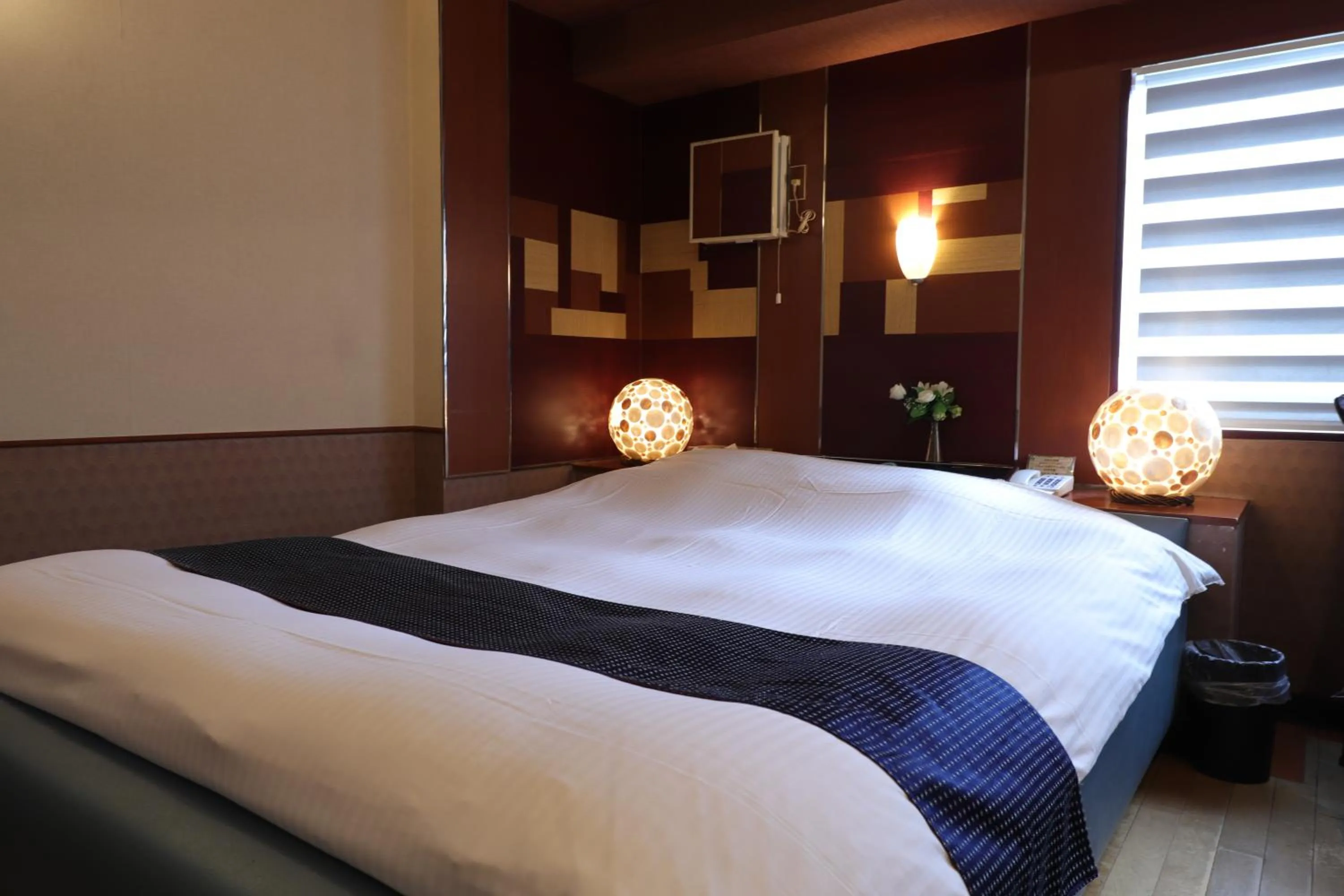 Photo of the whole room, Bed in Spa & HOTEL La fontaine