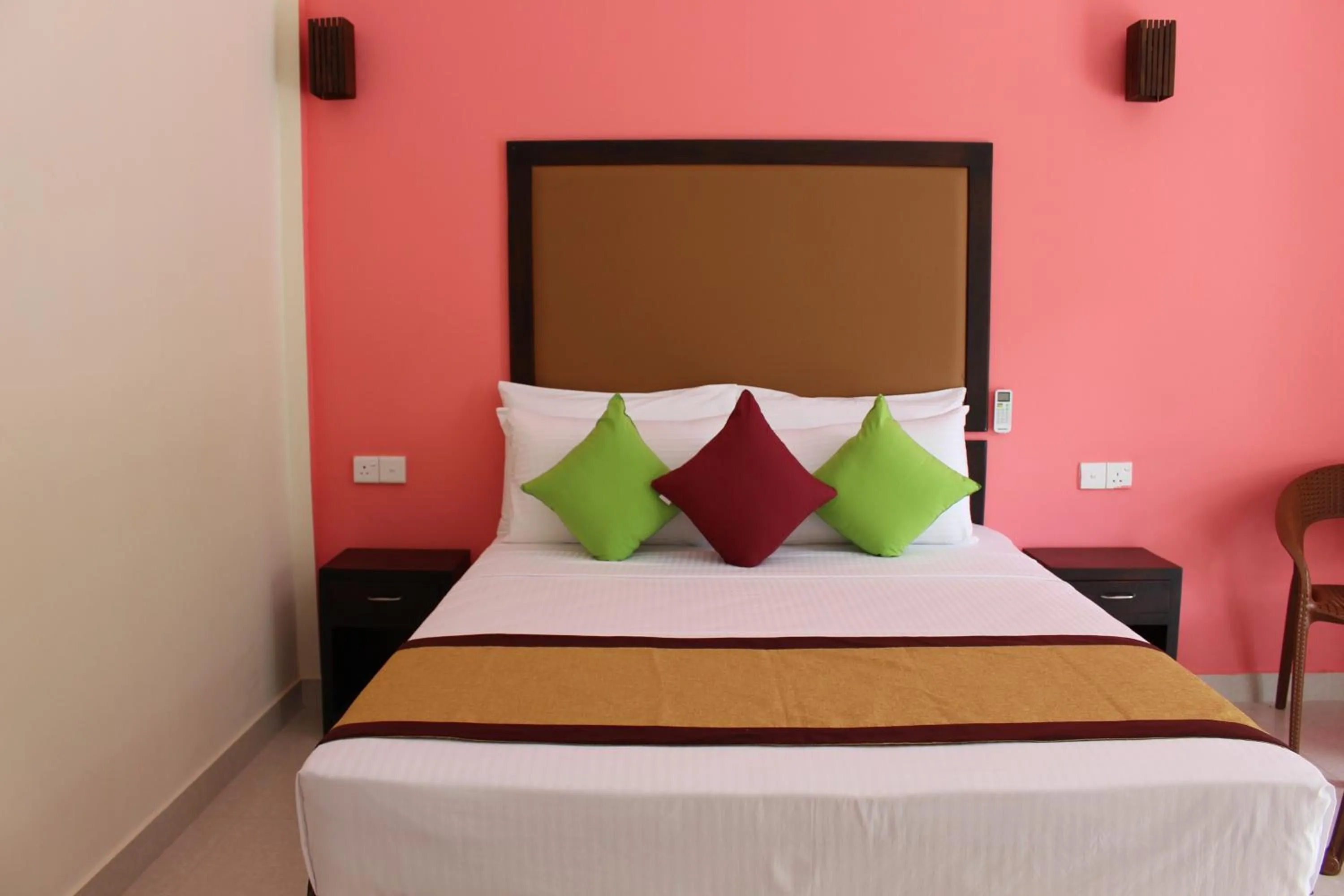 Bedroom, Bed in Organic Garden Resort Sigiriya