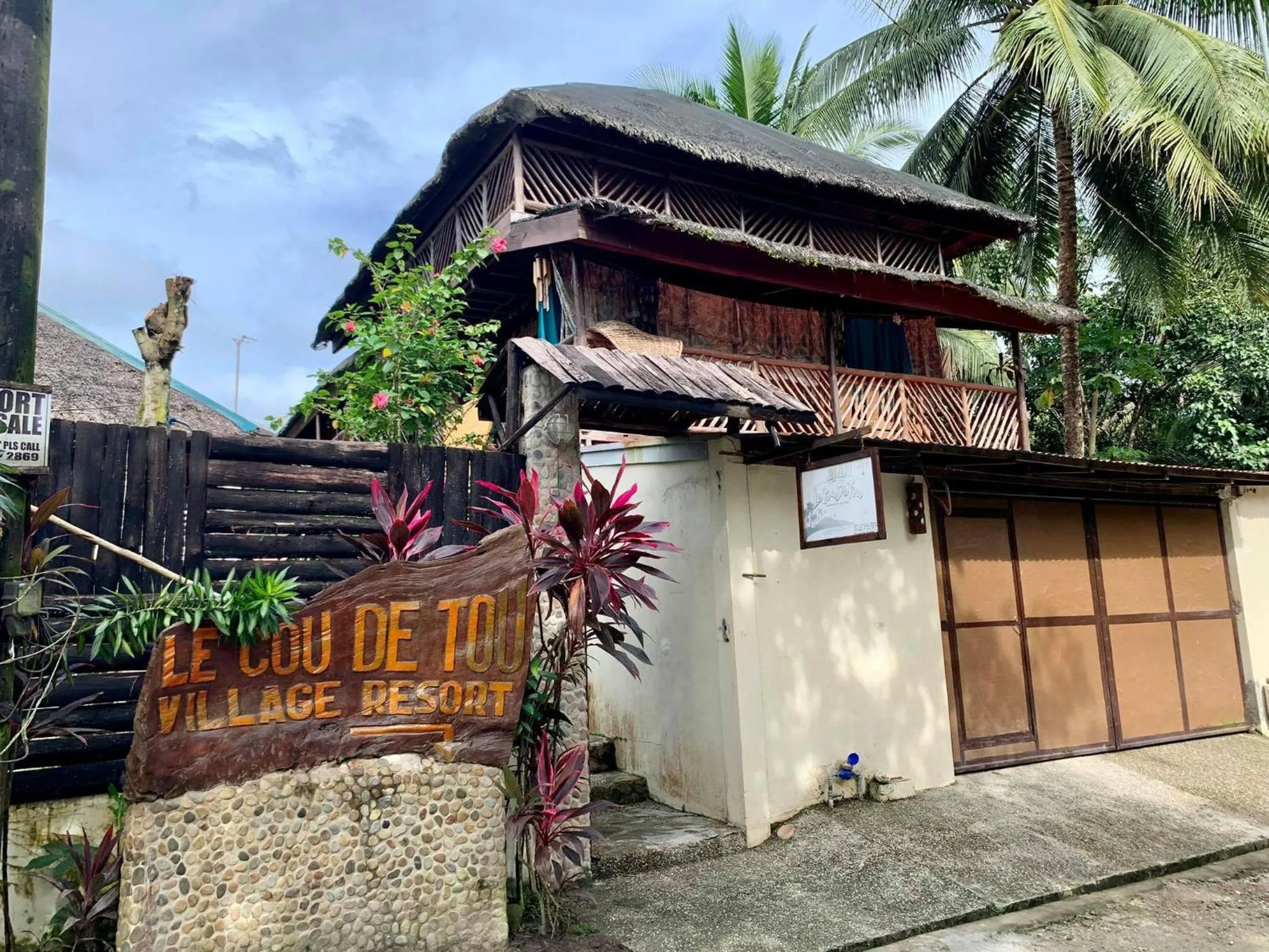 Facade/entrance in Le Cou de Tou Village Resort