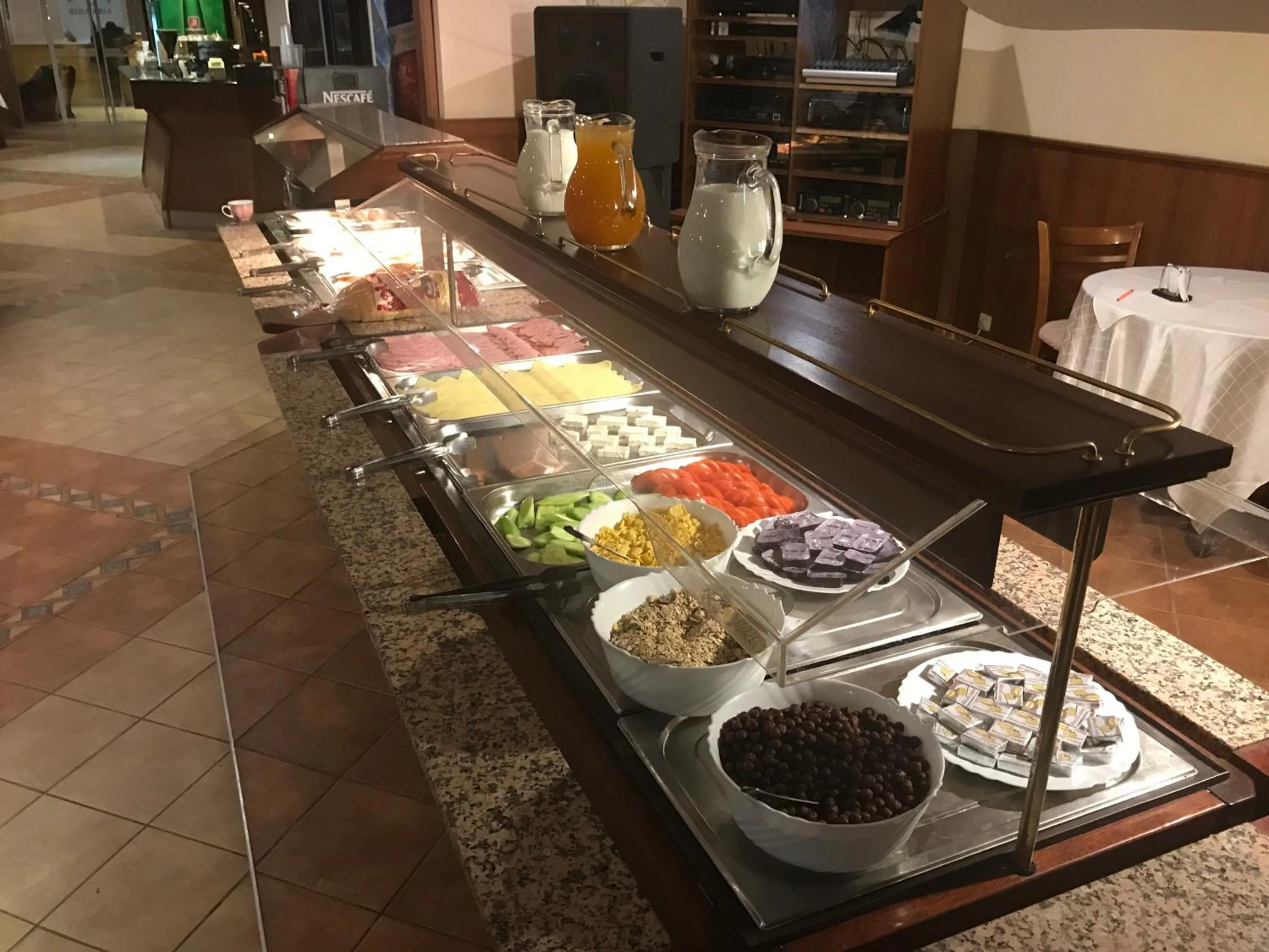 Buffet breakfast in Diana 3 Hotel