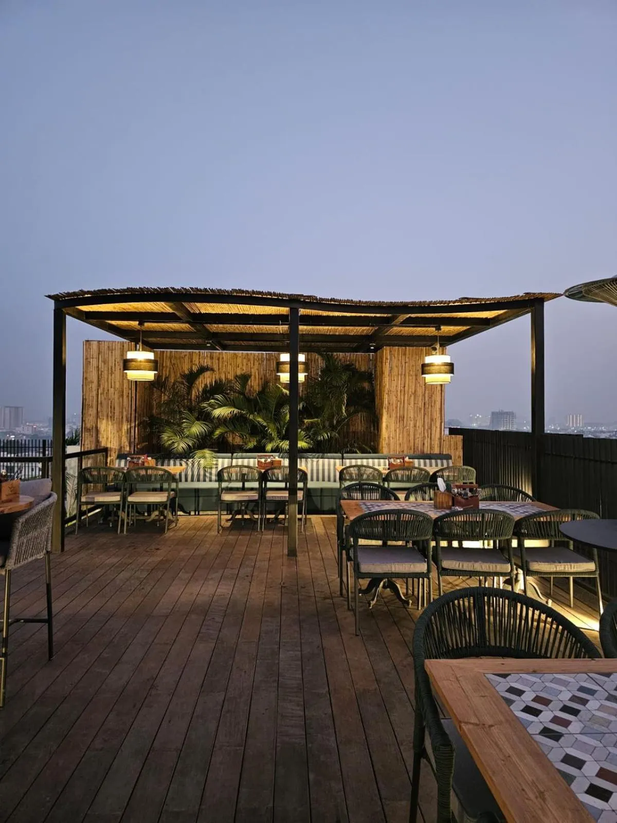 Restaurant/places to eat in Comfort Hotel Vista