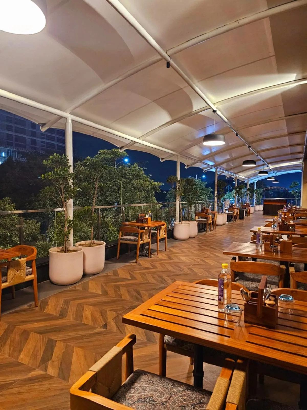 Restaurant/places to eat in Comfort Hotel Vista