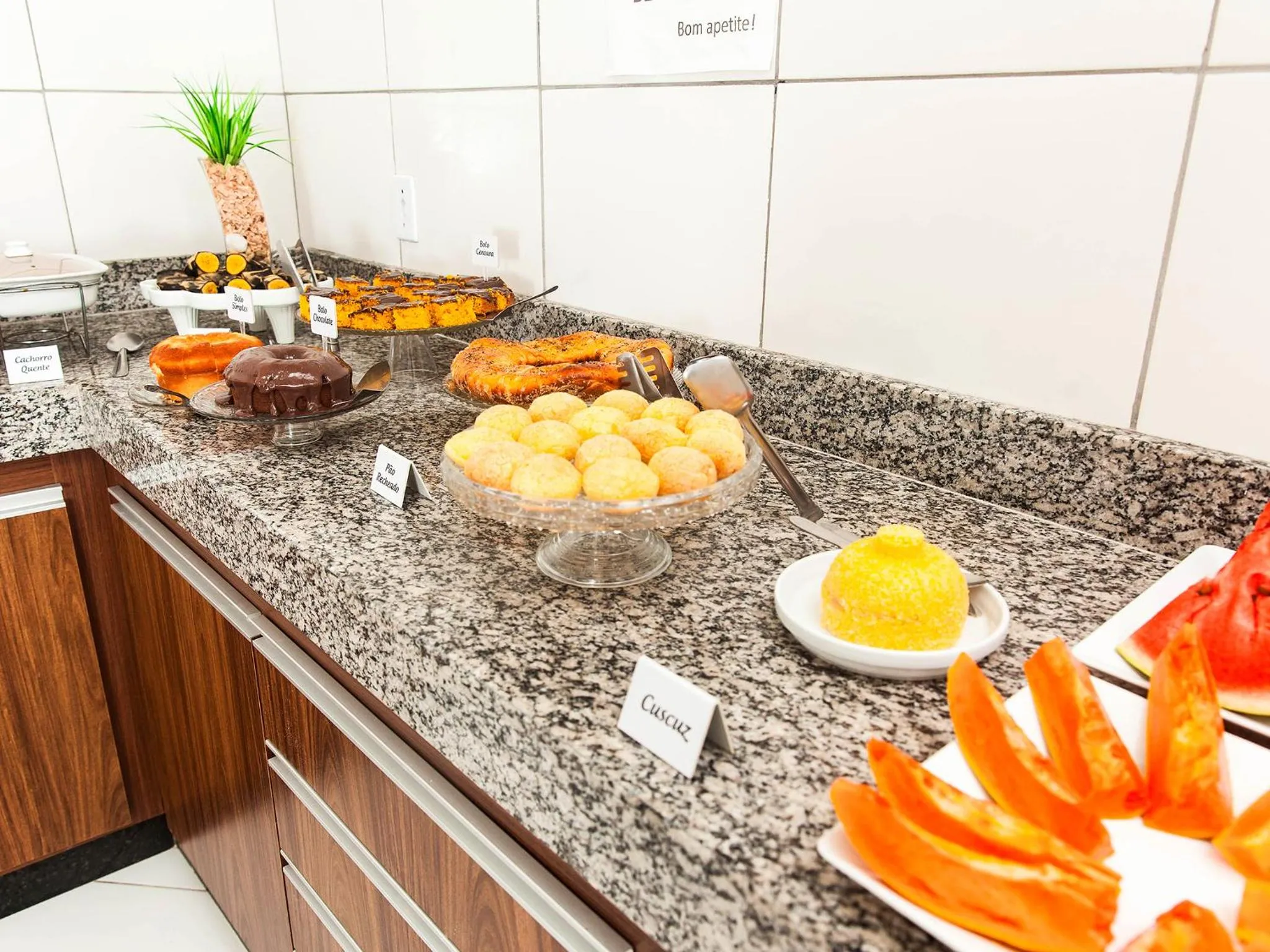 Buffet breakfast in Pousada Recanto do Mucugê