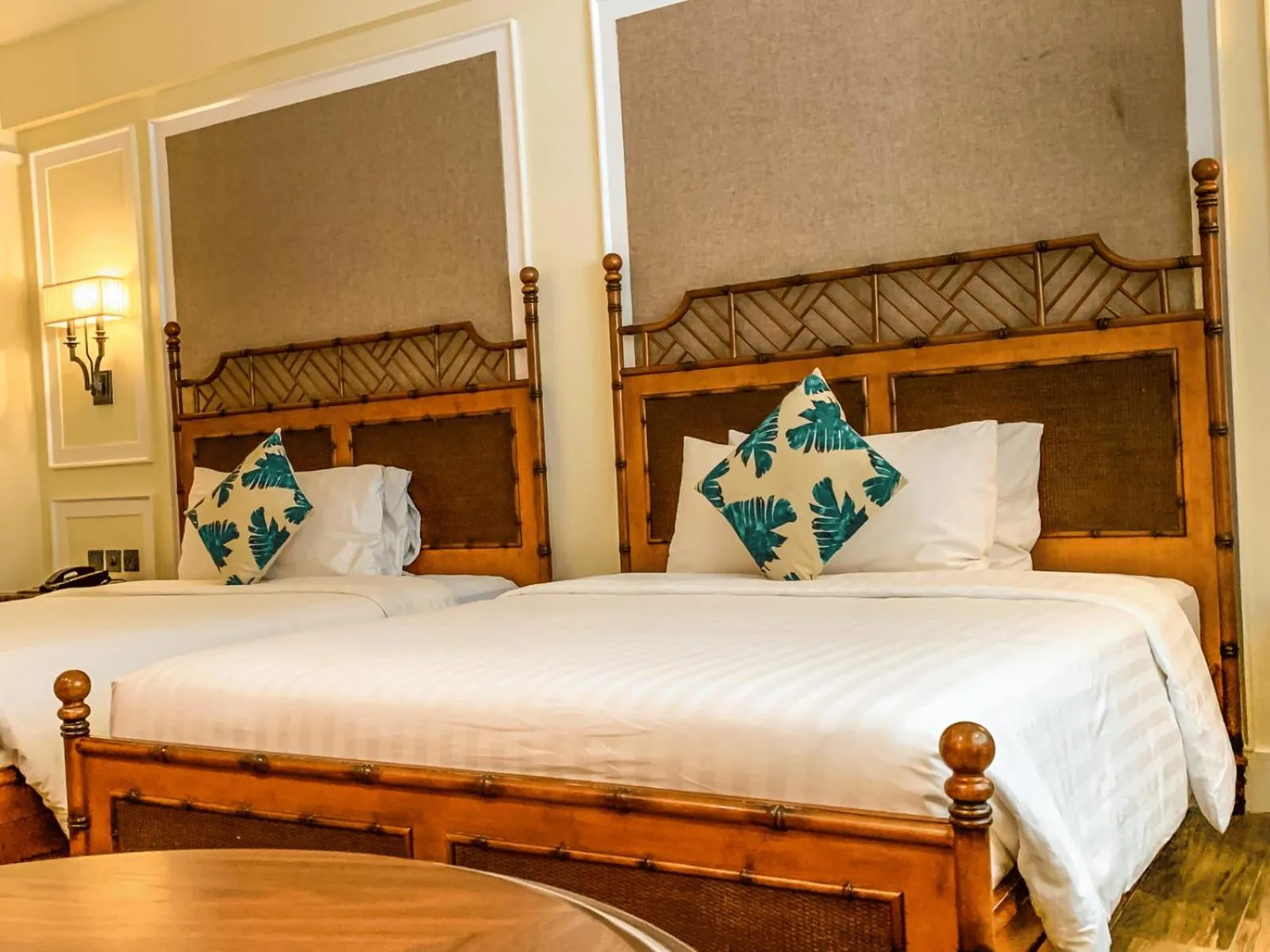 Bed in Feliz Hotel Boracay