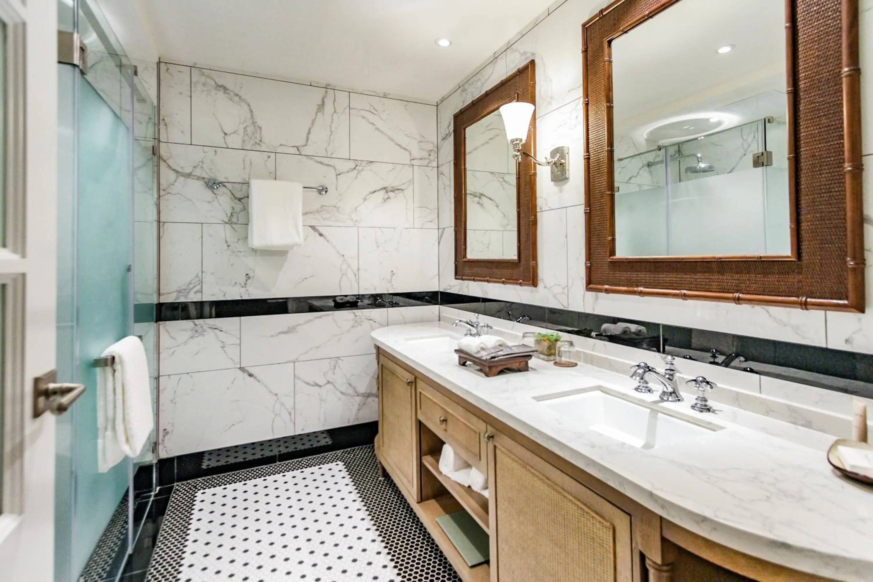 Shower in Feliz Hotel Boracay