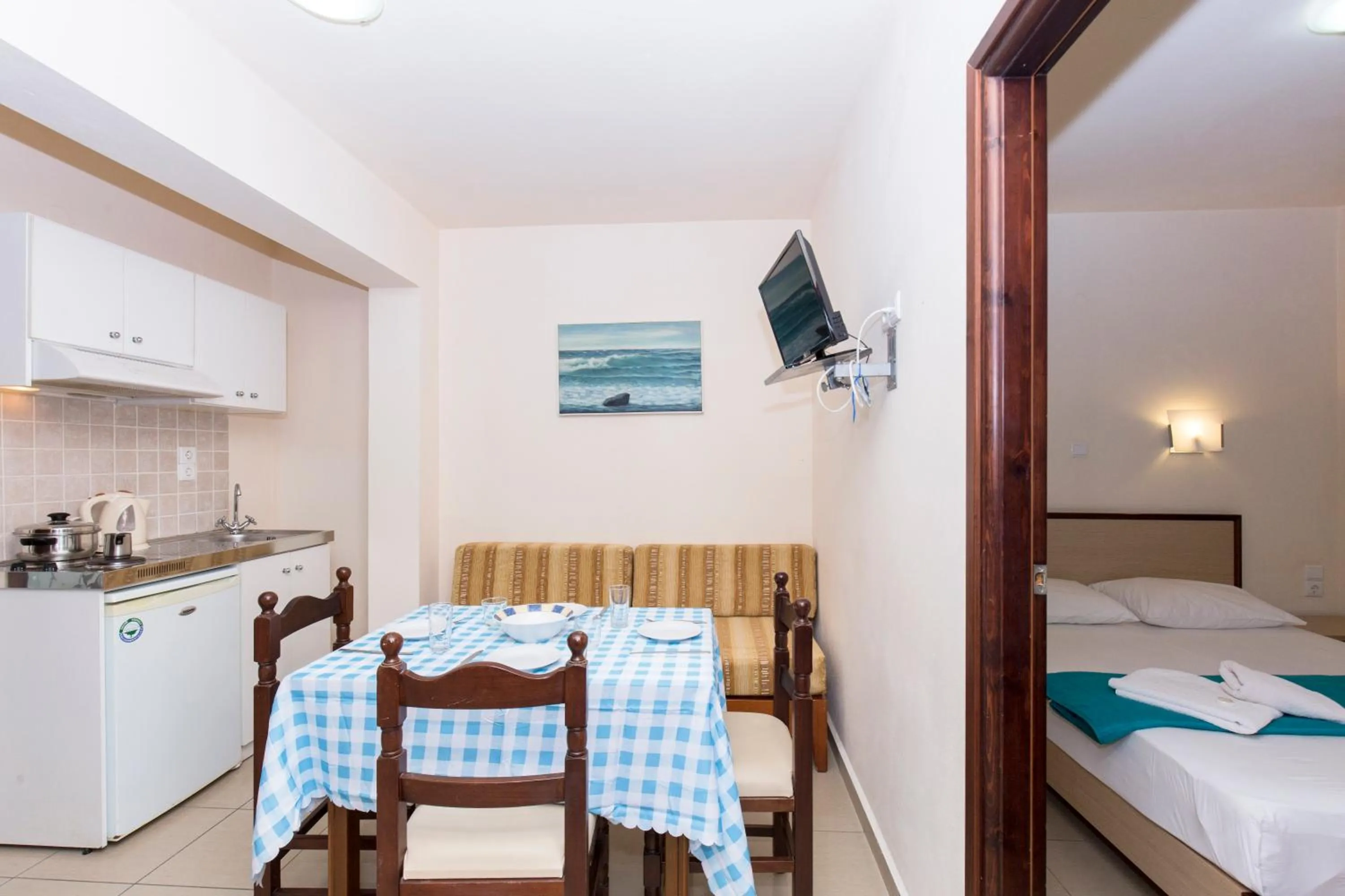 Kitchen or kitchenette in Mandy Suites