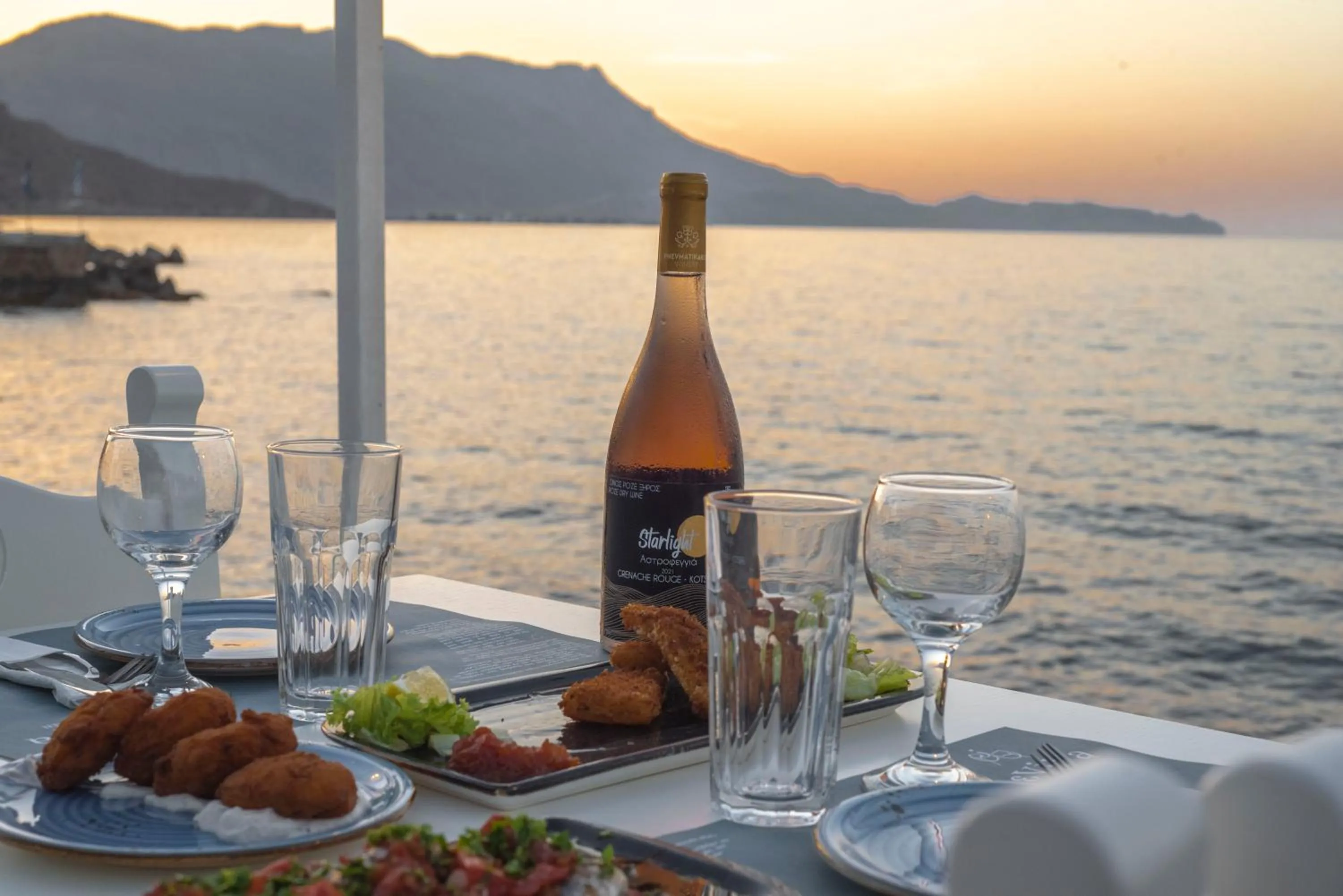 Restaurant/places to eat in Mandy Suites