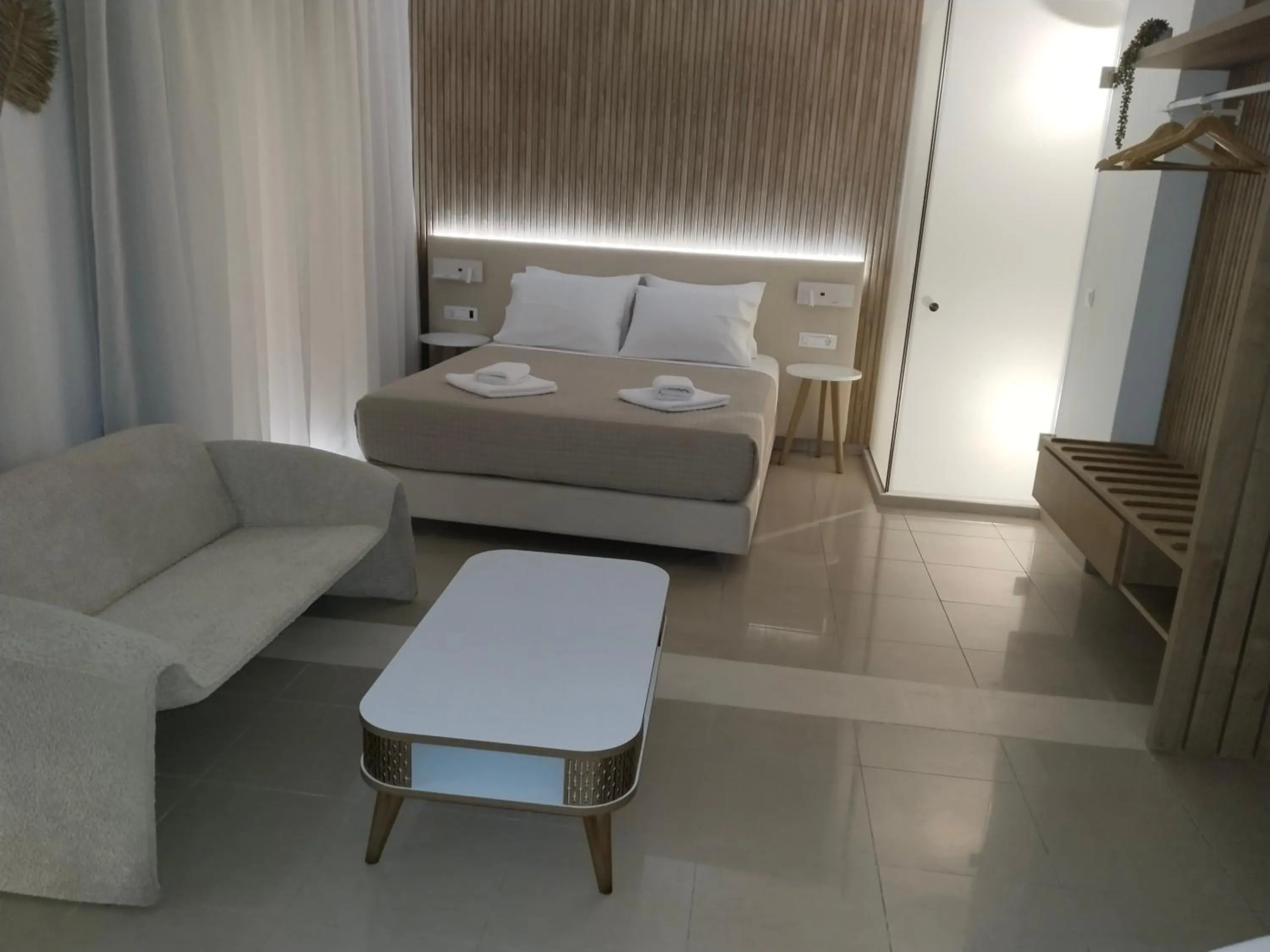 Shower in Mandy Suites