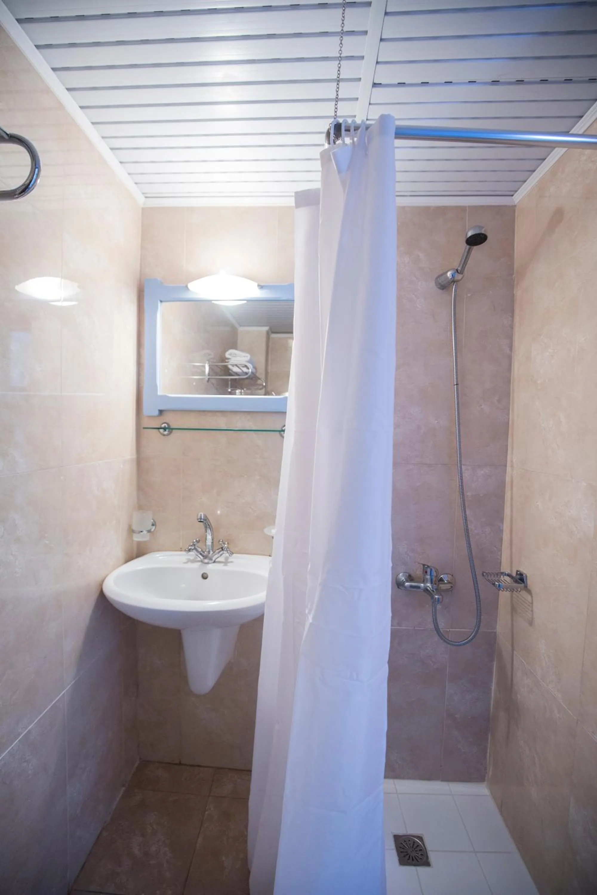 Shower in Mandy Suites