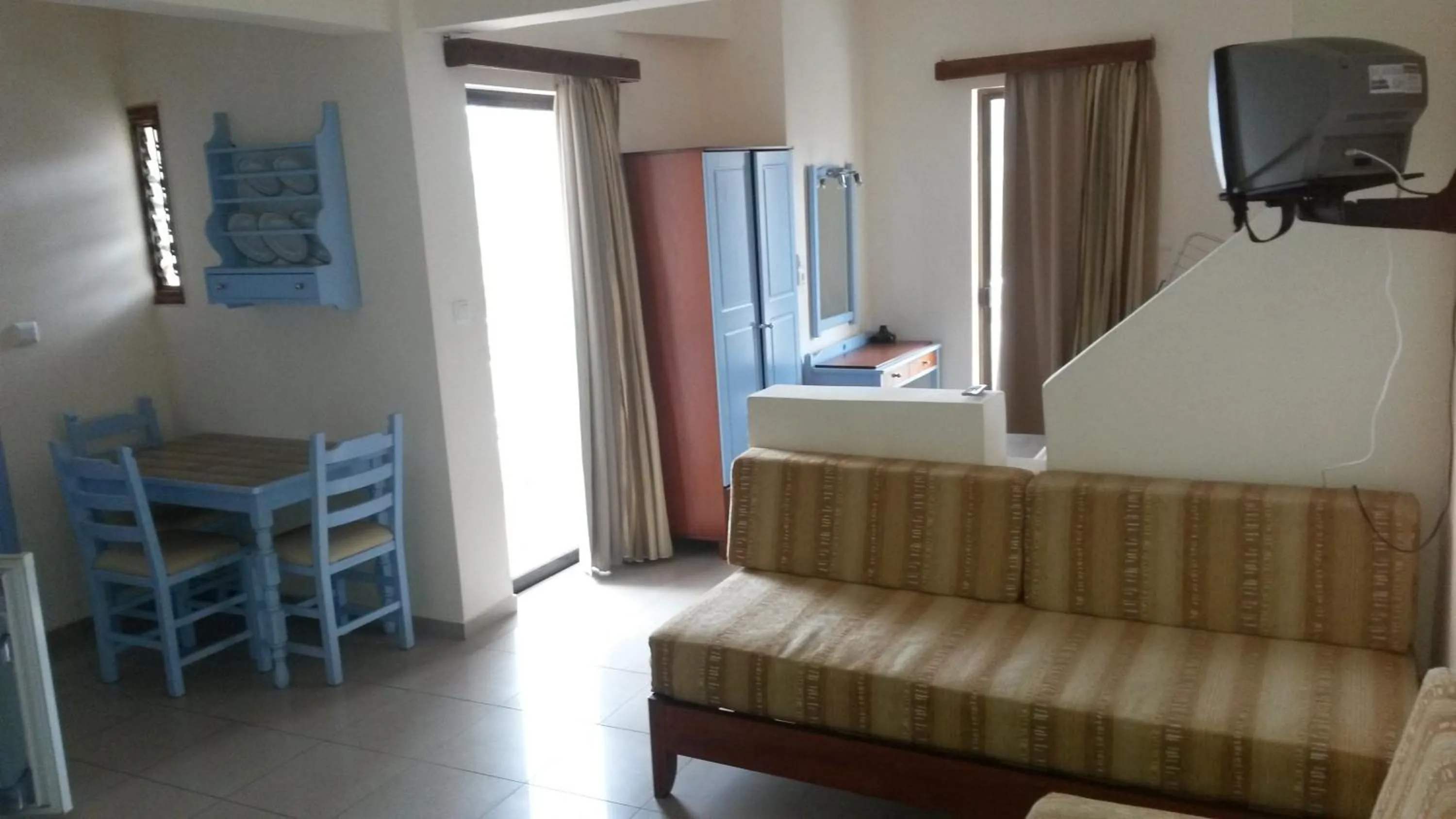 Kitchen or kitchenette in Mandy Suites