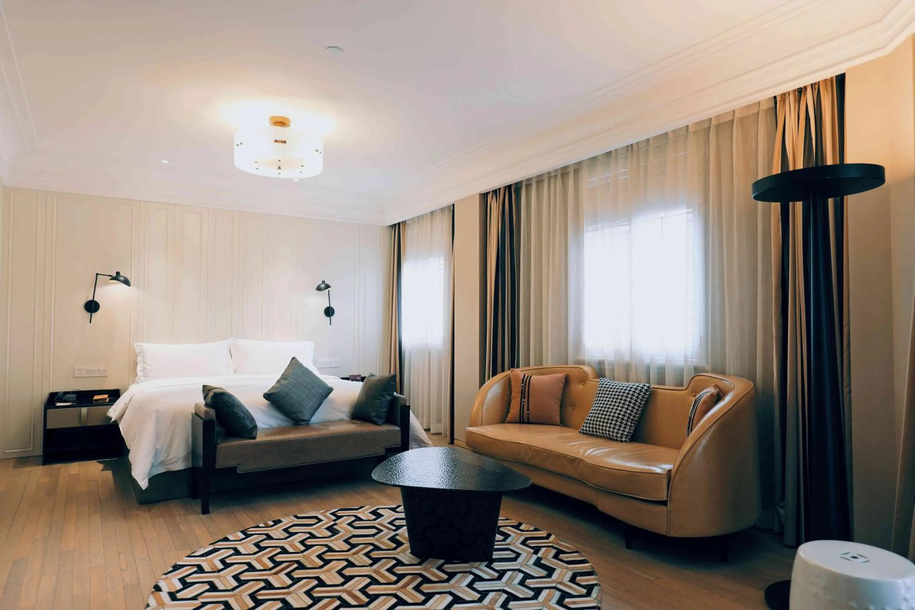 Bed in Jinjiang Metropolo Hotel Classic Nanjing Road (East) Shanghai