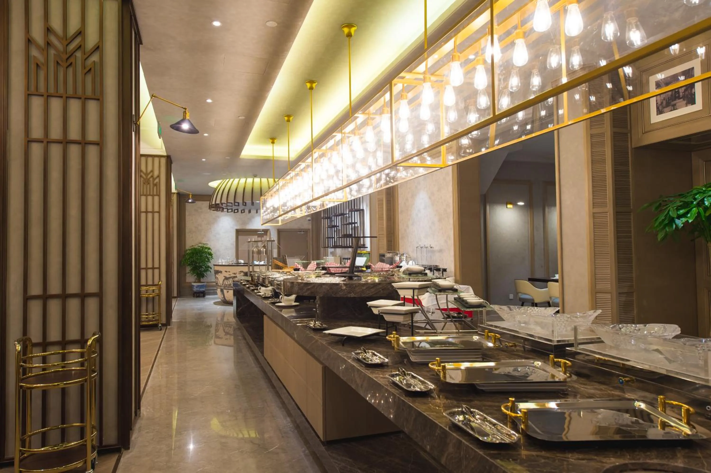 Restaurant/places to eat in Jinjiang Metropolo Hotel Classic Nanjing Road (East) Shanghai