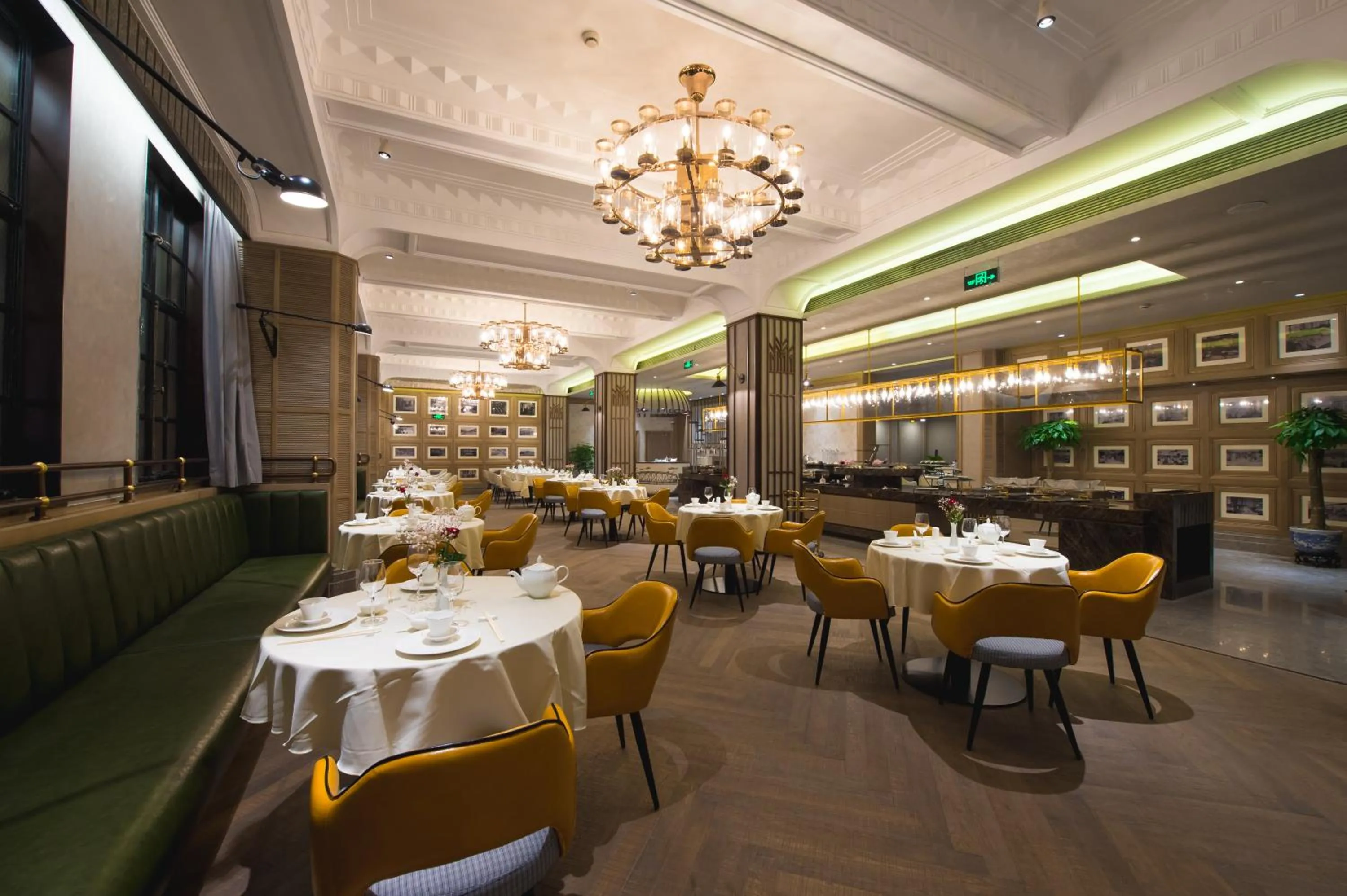 Dining area in Jinjiang Metropolo Hotel Classic Nanjing Road (East) Shanghai