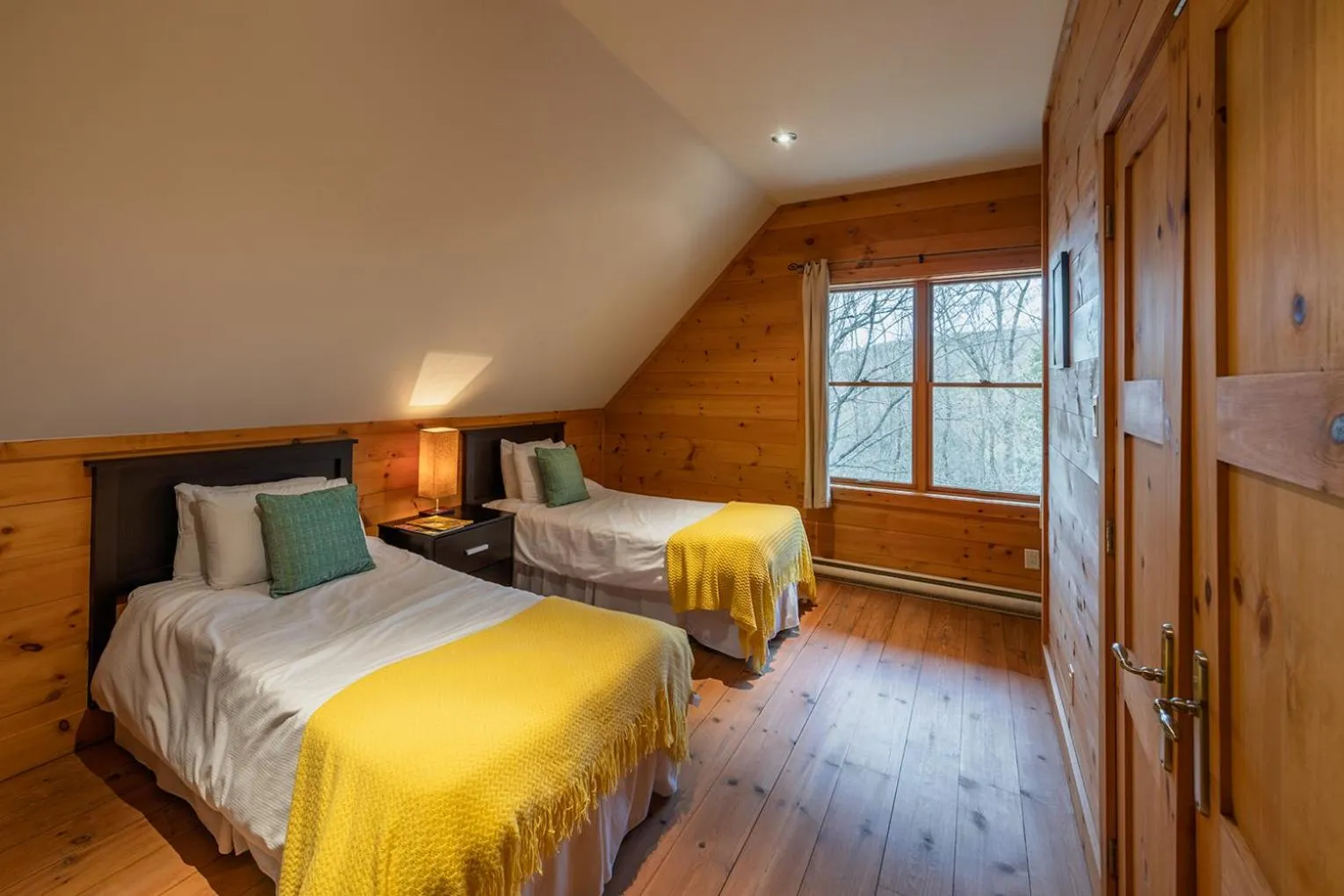 Bedroom, Bed in Tremblant Mountain Chalets