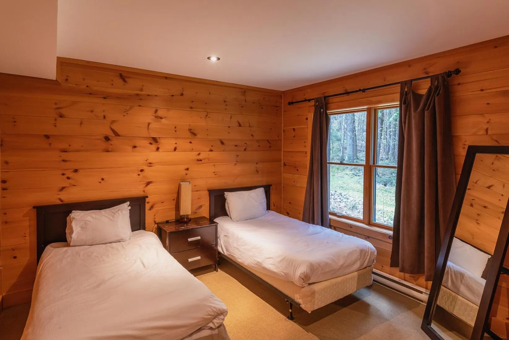 Bedroom, Bed in Tremblant Mountain Chalets