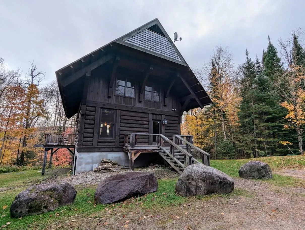 Property building in Tremblant Mountain Chalets