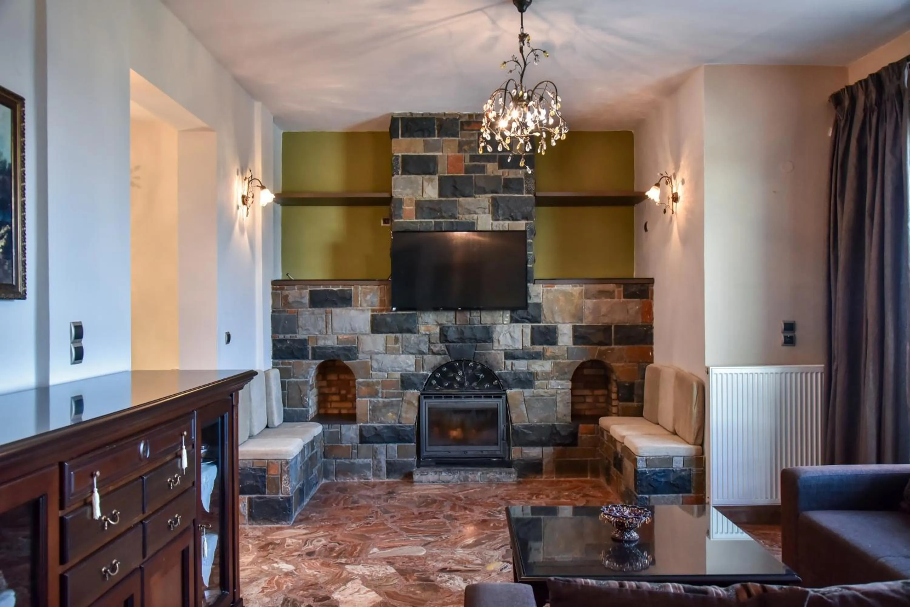 TV and multimedia in Iraklis Apartments