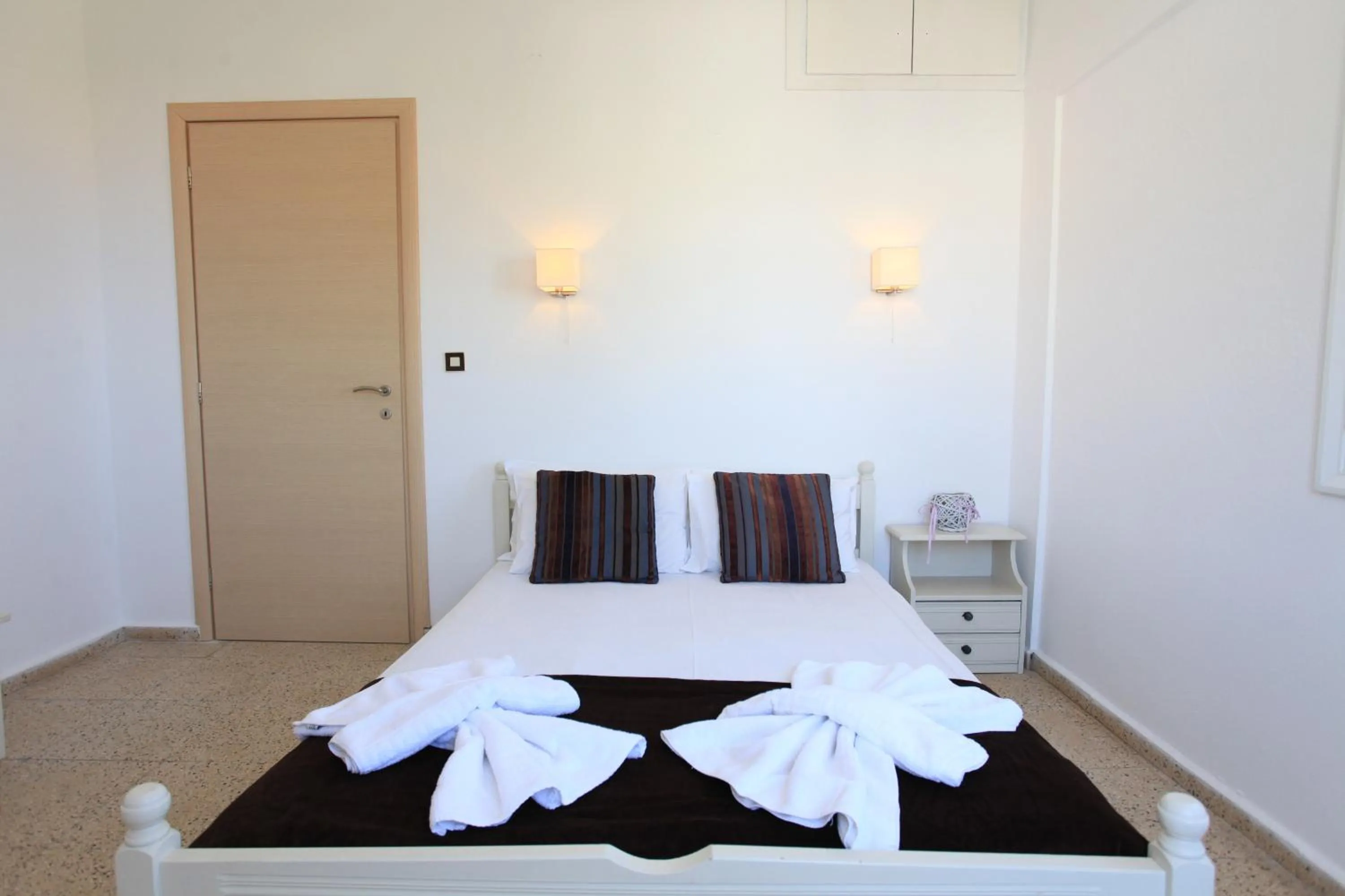 Photo of the whole room, Bed in Iraklis Apartments