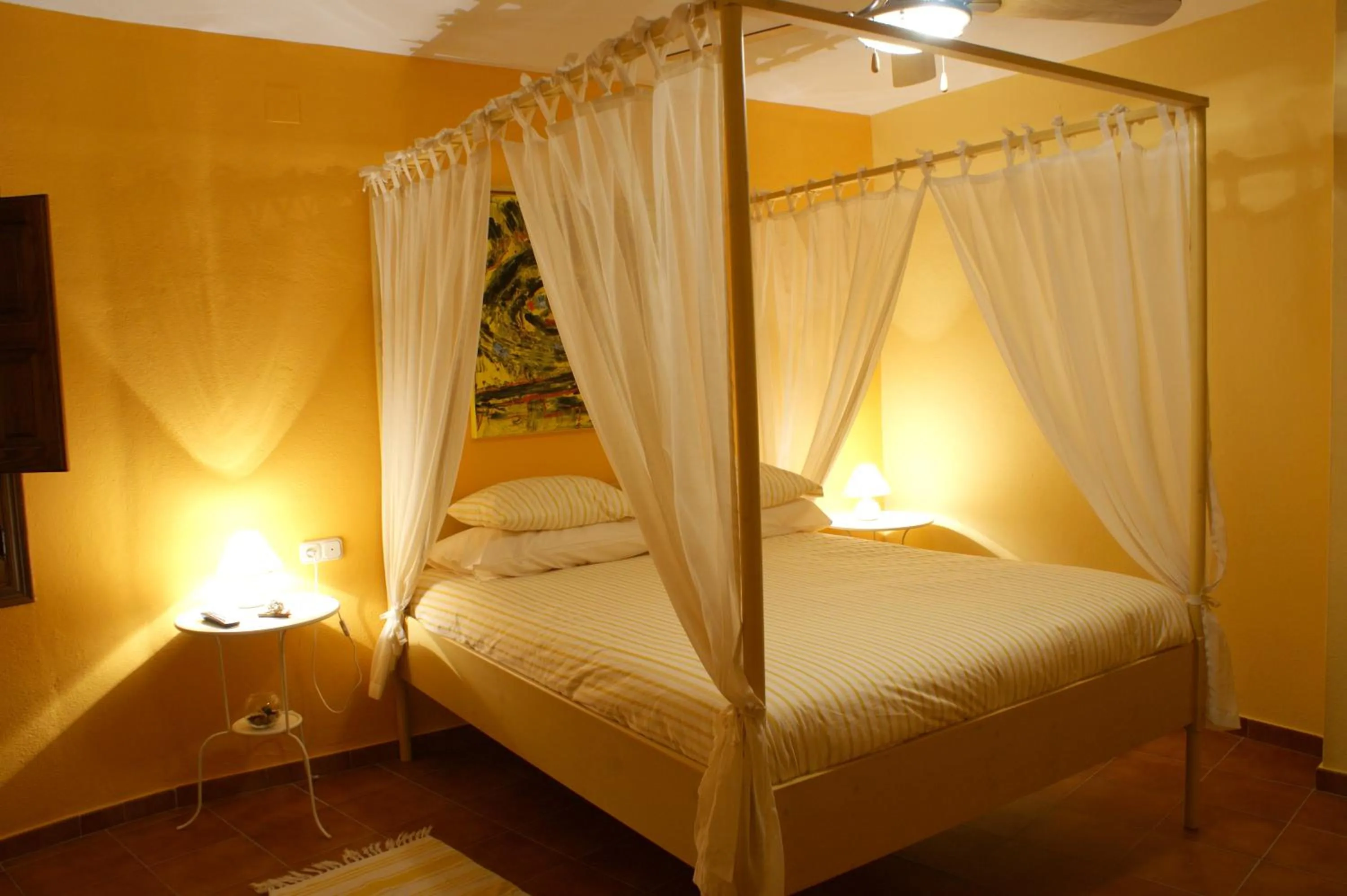 Photo of the whole room, Bed in La Posada del Recovero