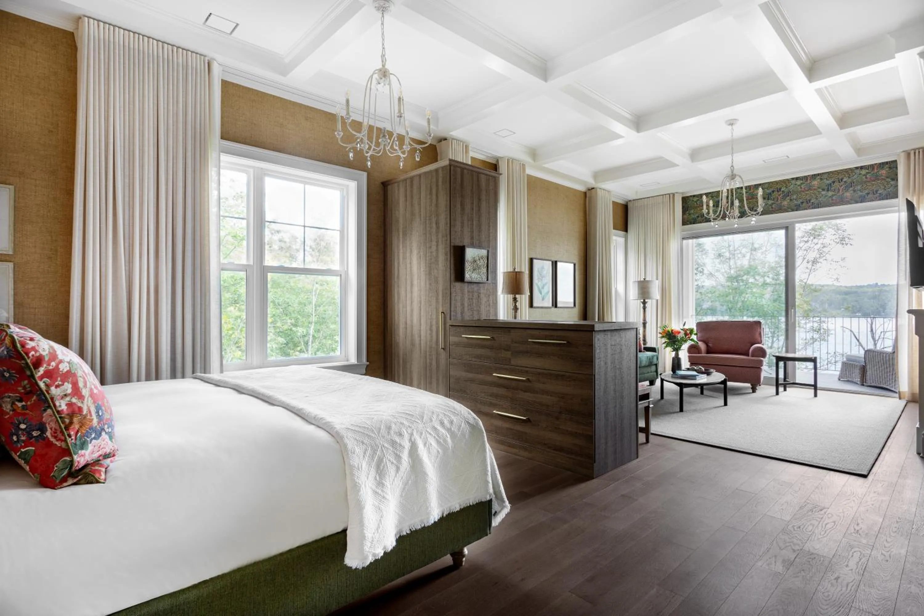 Balcony/Terrace, Bed in Manoir Hovey, Relais & Châteaux