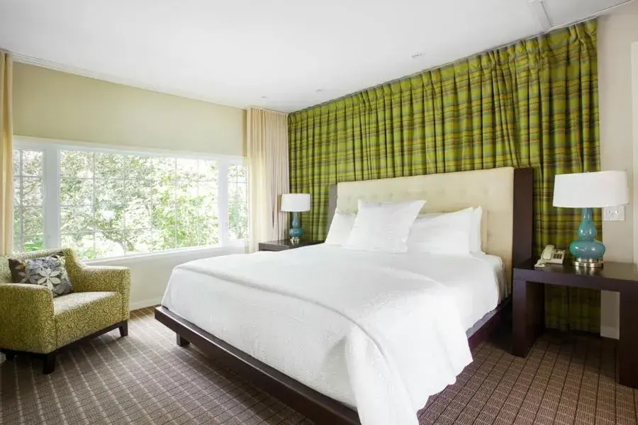 Two-Bedroom Villa in Manoir Hovey, Relais & Châteaux Two-Bedroom Villa in Manoir Hovey, Relais & Châteaux