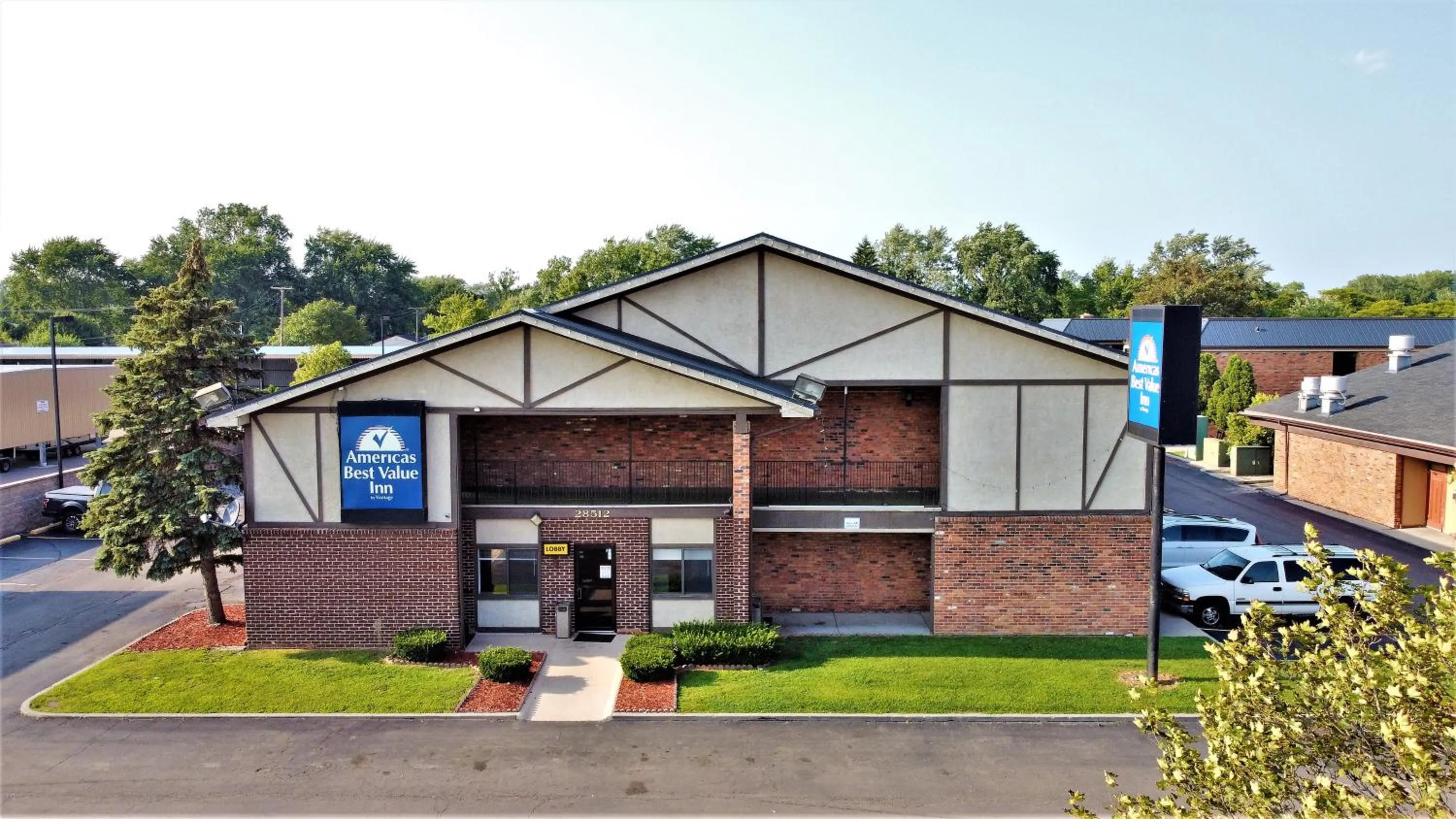 Property building in Americas Best Value Inn-Livonia/Detroit