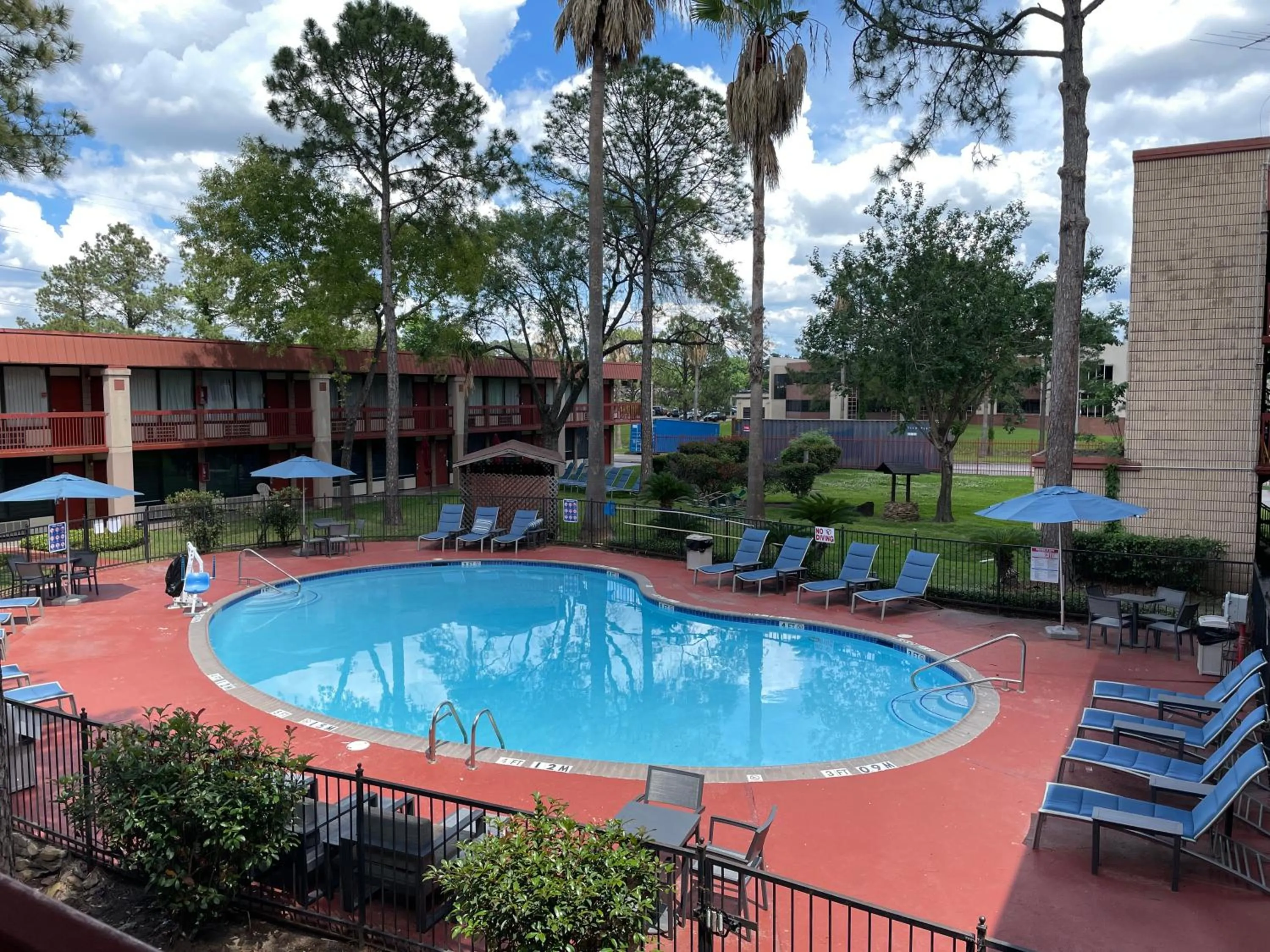 Swimming pool in GreenTree Hotel & Extended Stay I-10 FWY Houston, Channelview, Baytown